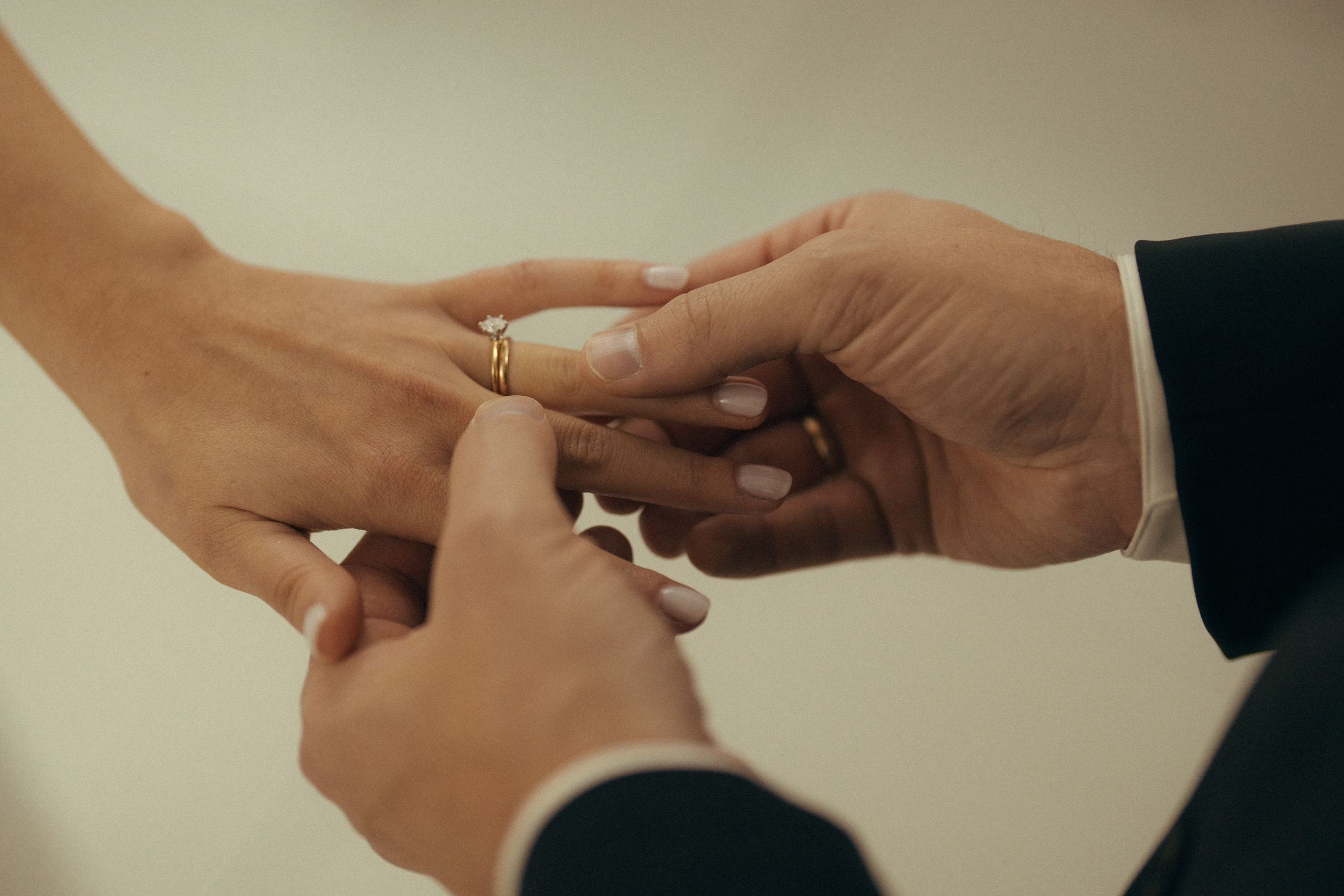 Isabela&Sean. Wedding & elopement photographer Viktoriya Kravtsov. Las Vegas