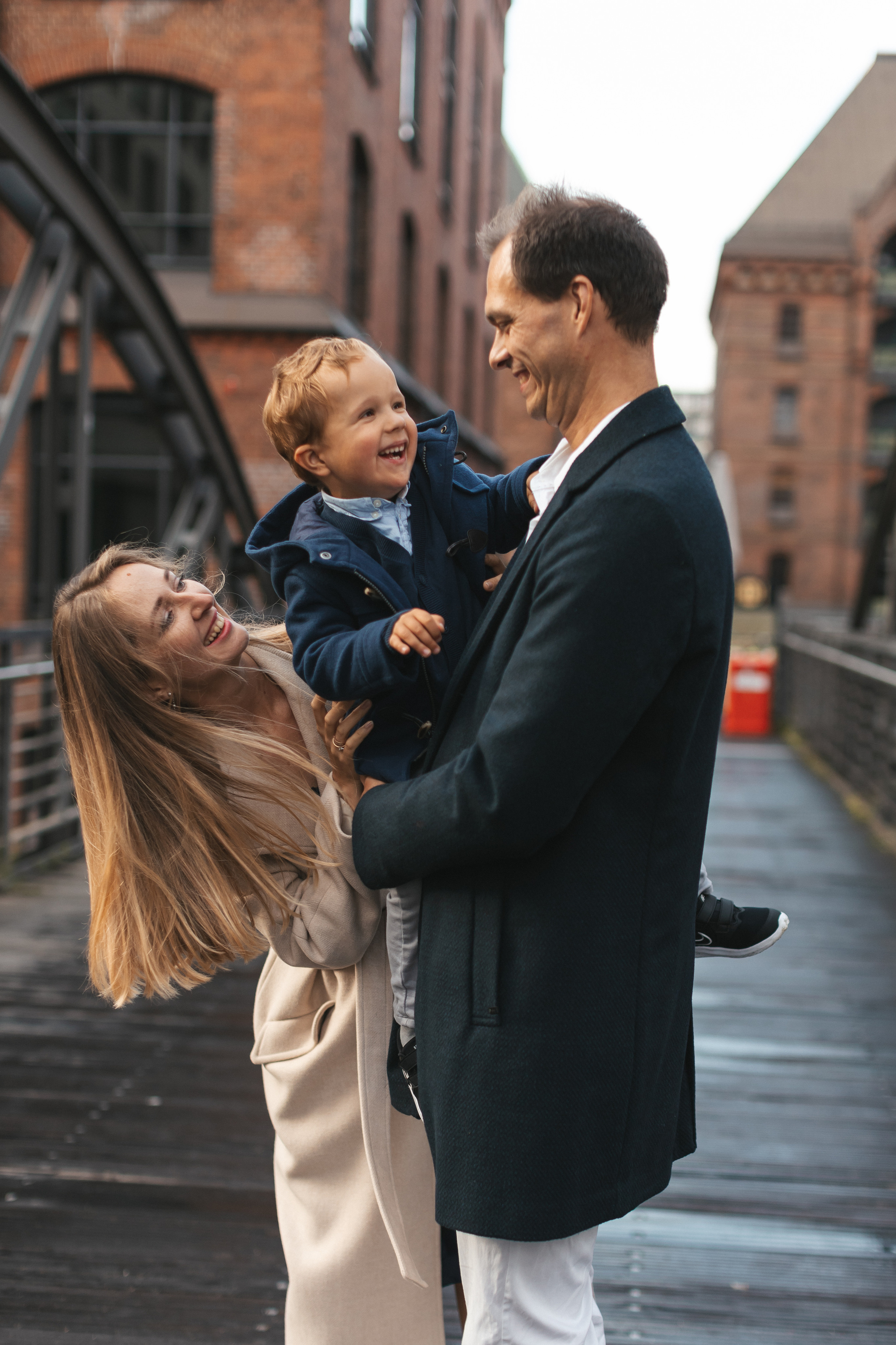 Семейная прогулка в Гамбурге в HafenCity. Фотограф в Германии — Мария Чистякова
