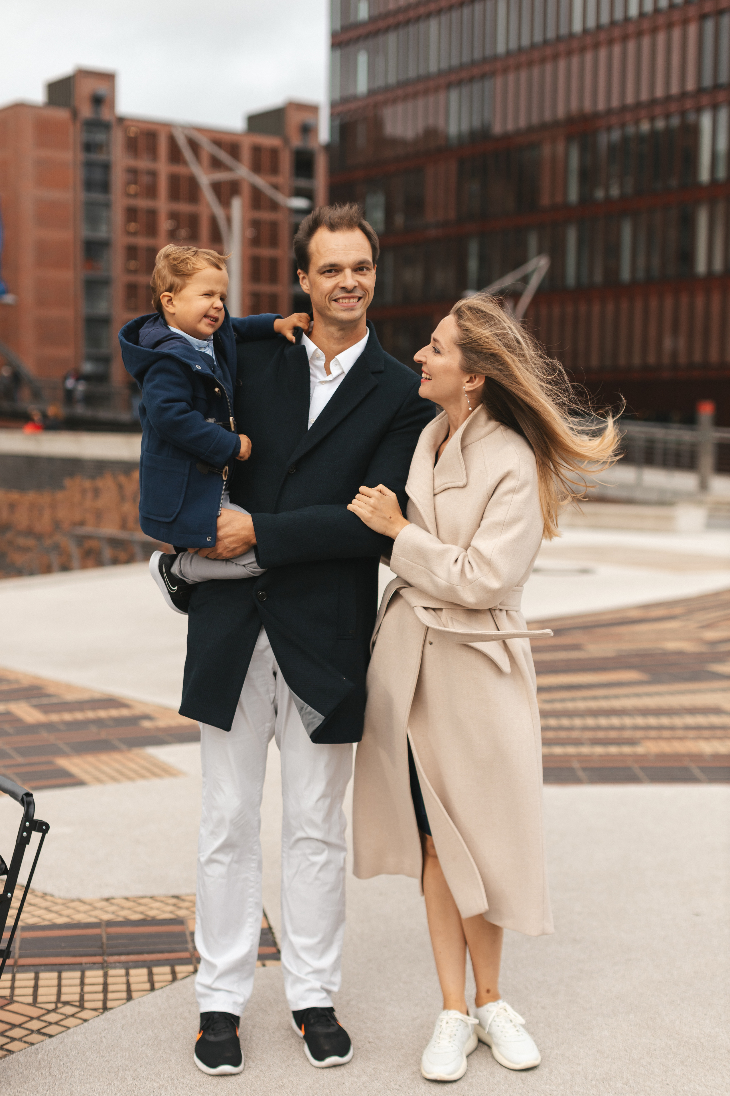 Семейная прогулка в Гамбурге в HafenCity. Фотограф в Германии — Мария Чистякова