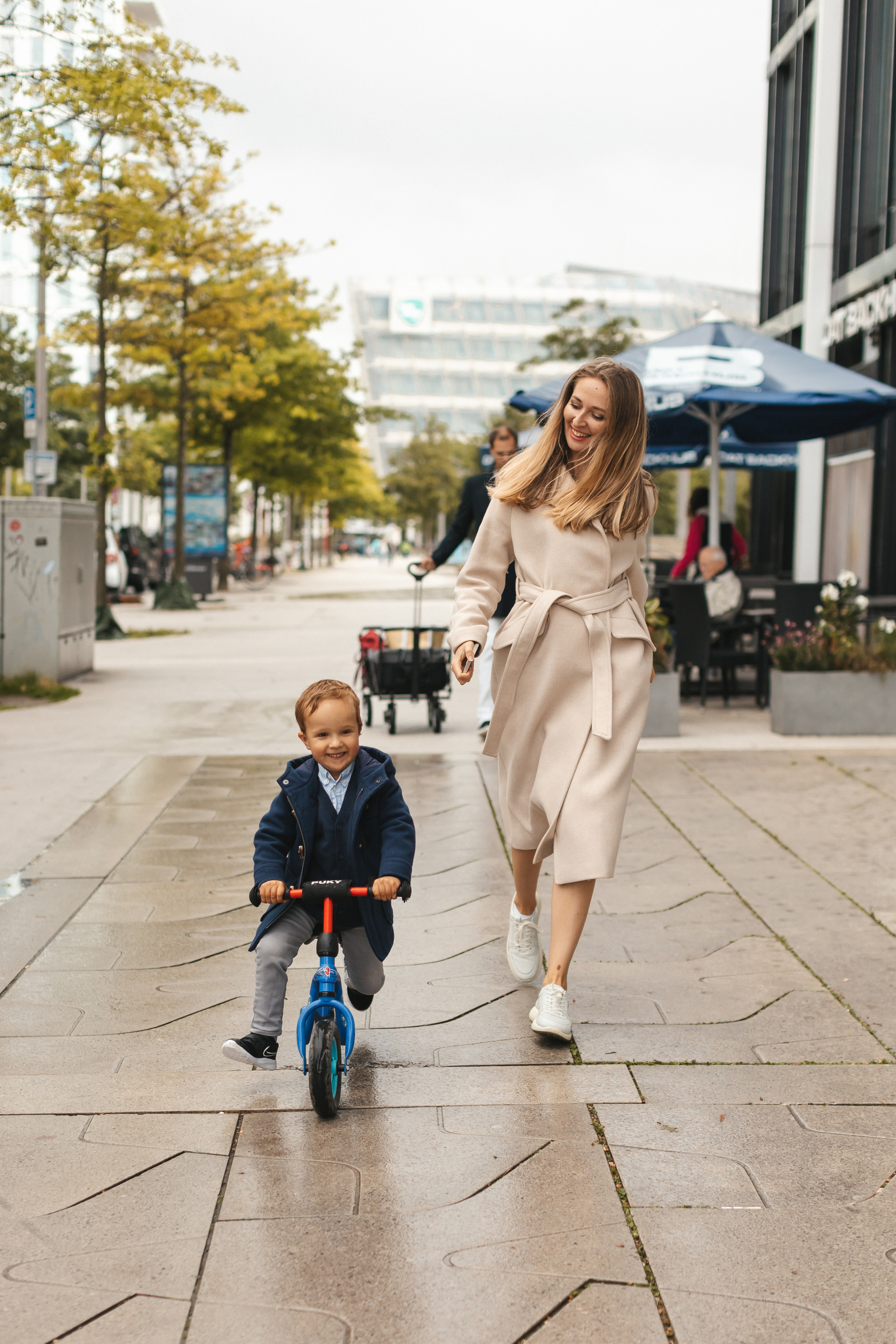 Семейная прогулка в Гамбурге в HafenCity. Фотограф в Германии — Мария Чистякова
