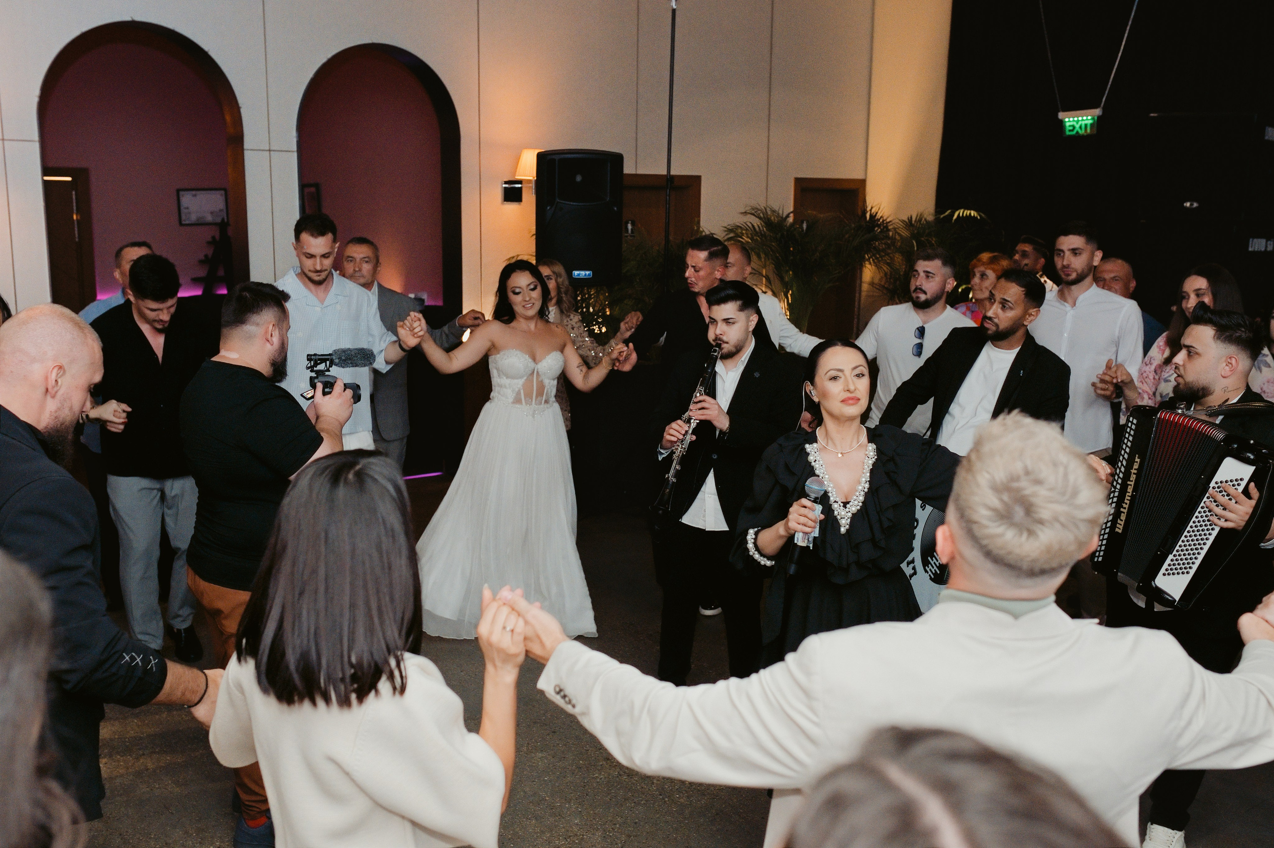 Alex si Mara. Fotograf Nuntă & Familie în Brașov | Miruna Danet Photography