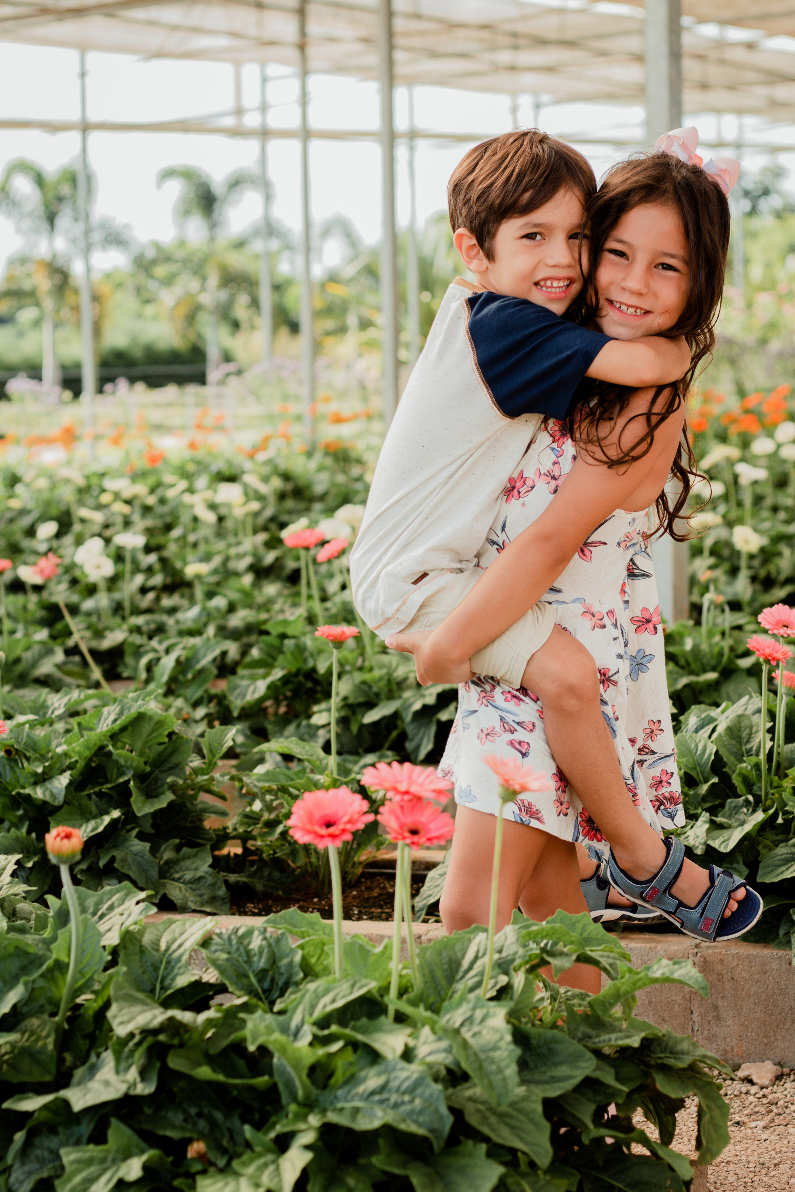 Ensaio de Mãe e Filho no Bloemen Park em Holambra | Joyce Maria Fotografia. Joyce Maria Fotografia | Fotógrafa em Holambra
