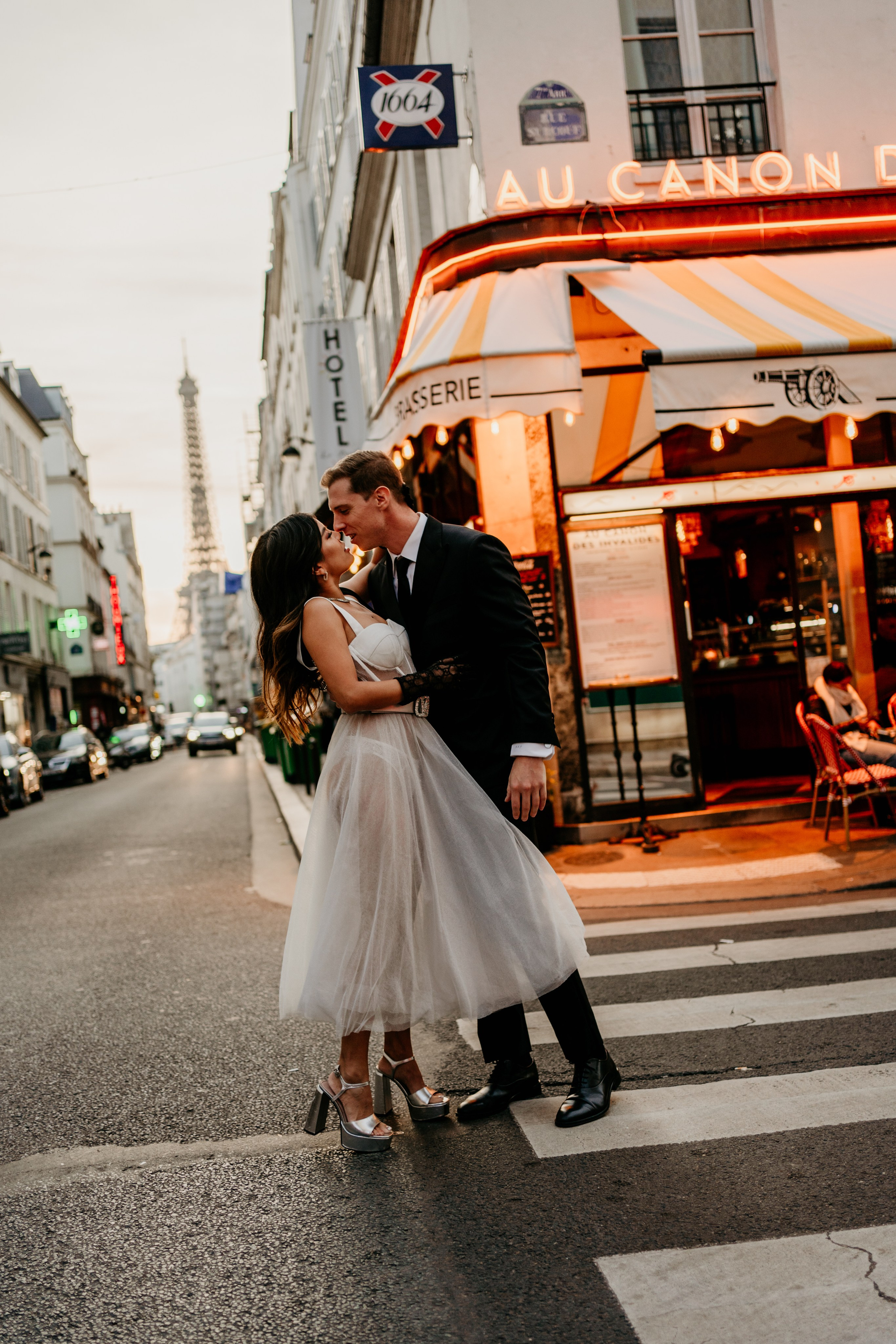 Couple shooting. Photographer in Paris Yulia Shkadina | Couples, engagement, pre-wedding, individual photo-shoots in Paris at the best locations