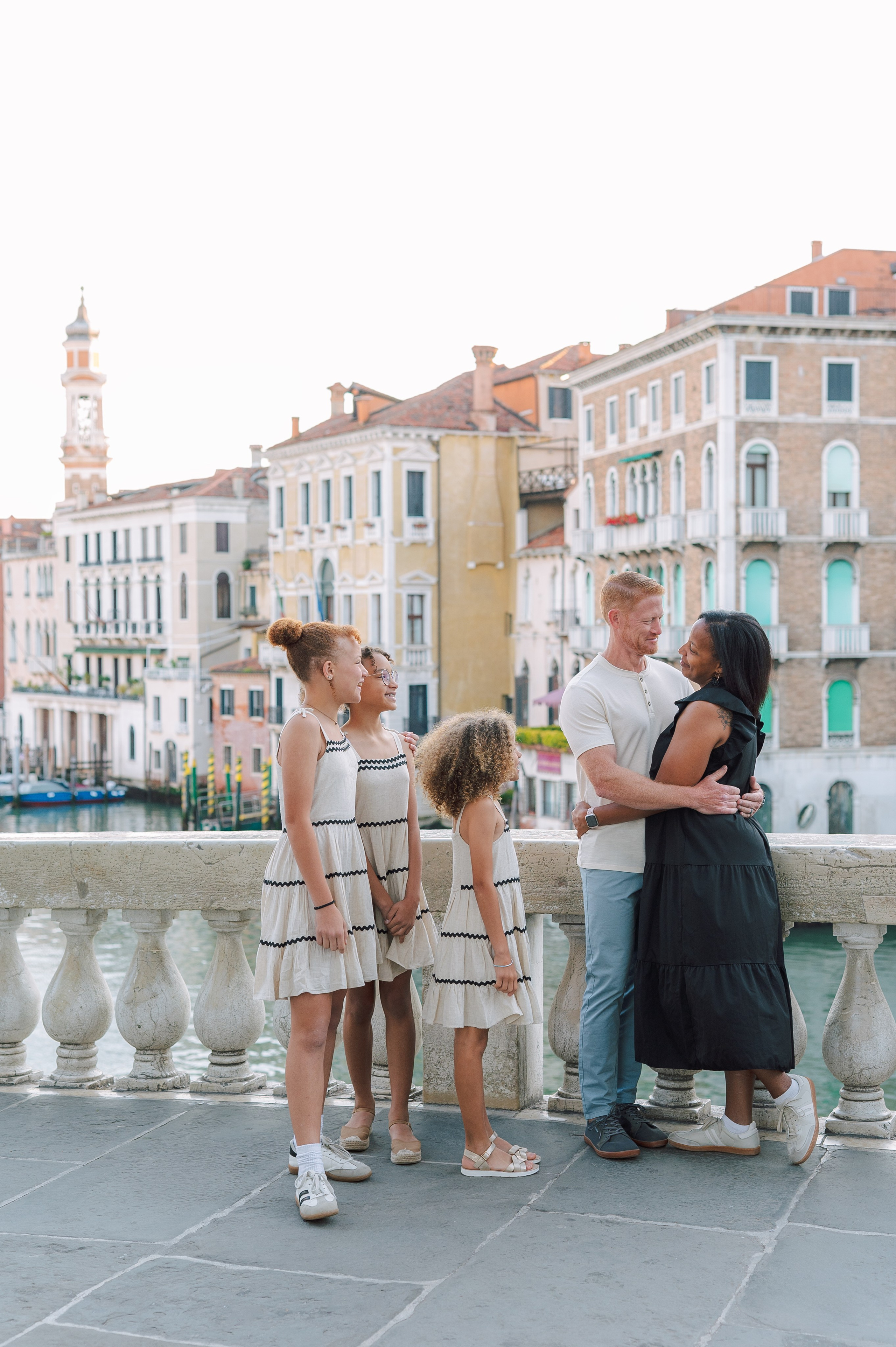 Eliza, Elena, Elliana, Teresa and Brad. Photographer in Venice Anna Terzi
