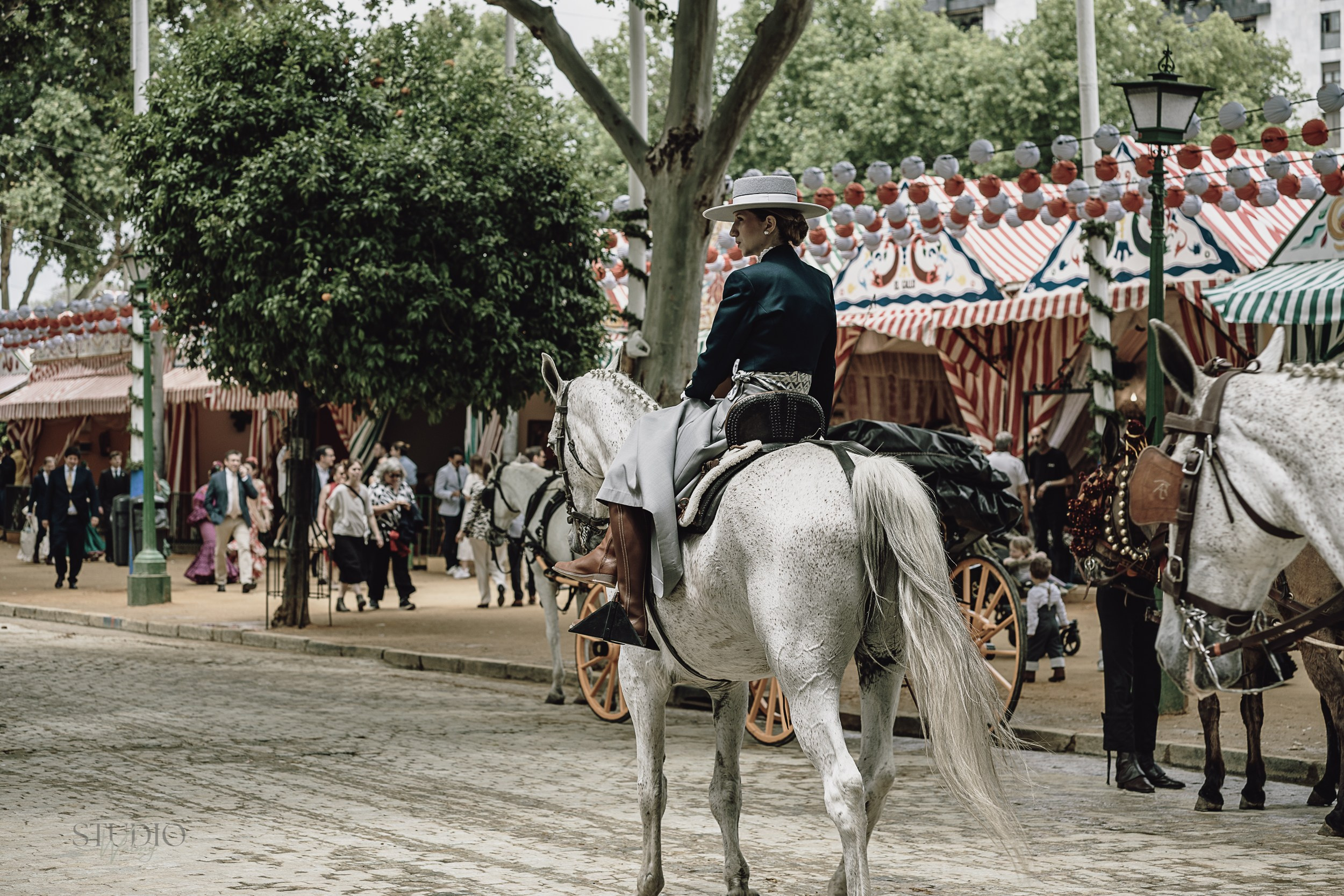 Sesión de fotos en feria de Abril de Sevilla. Inicio
