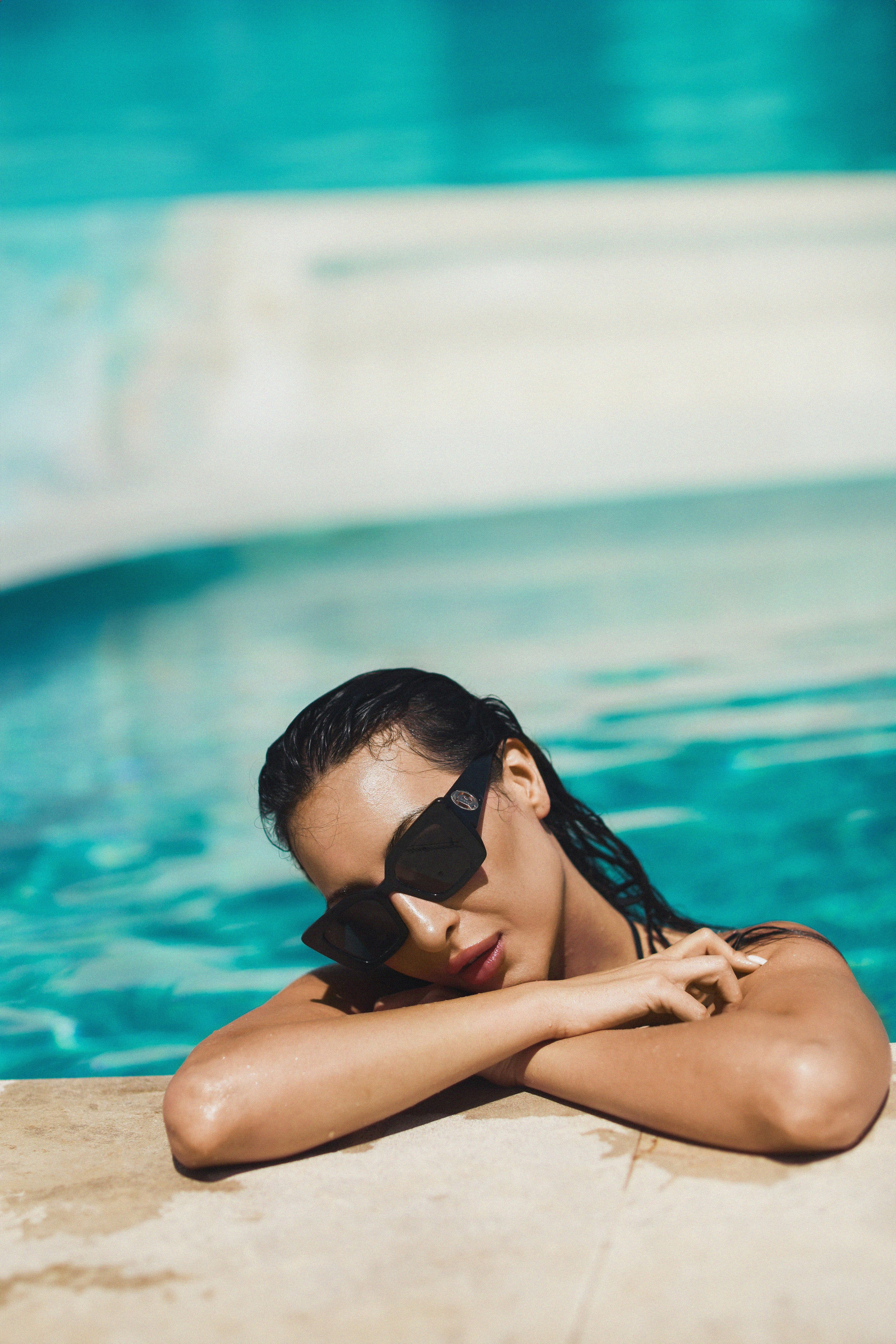 Pullside Elegance. Фотограф в Черногории Валерия Комар