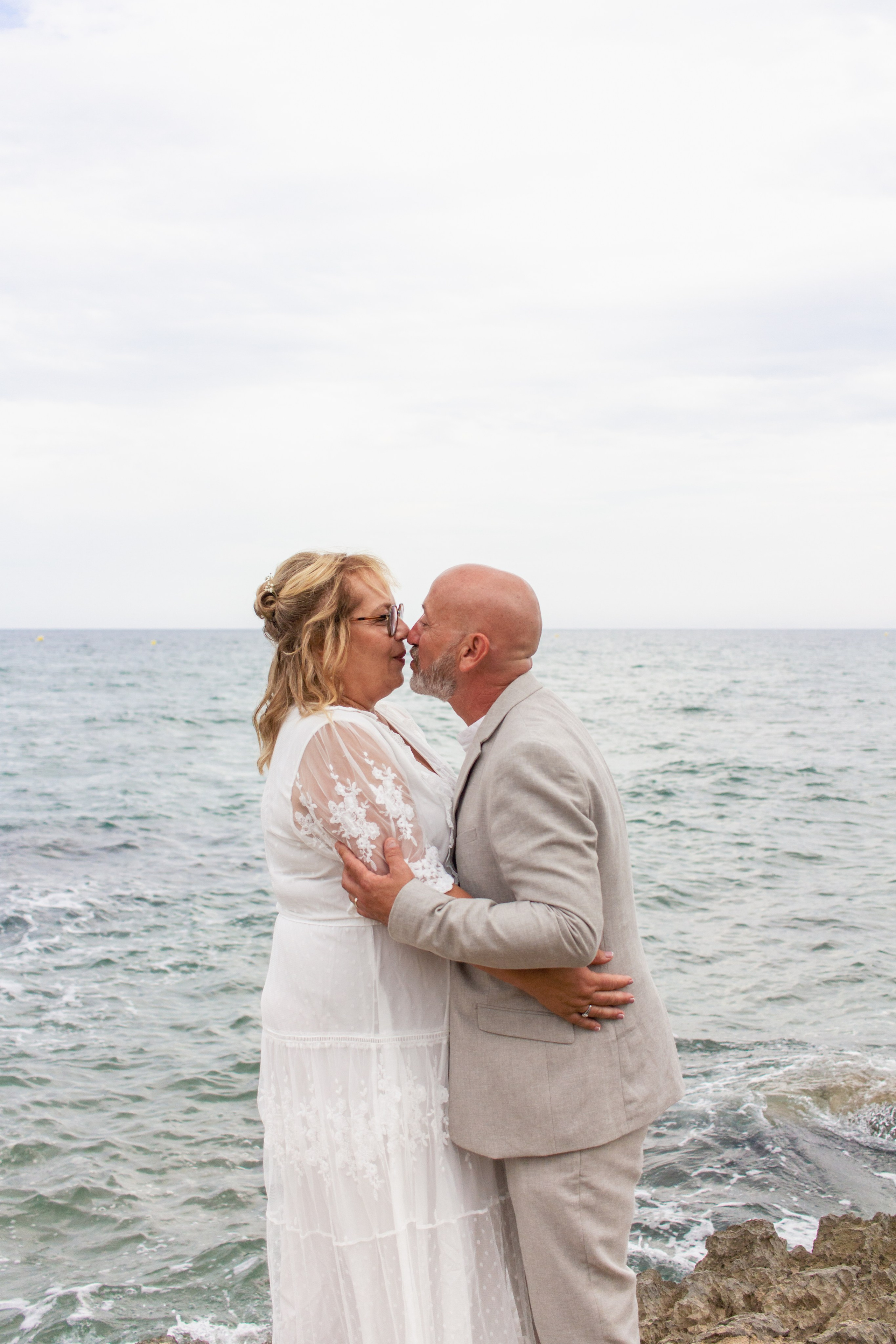 Sylvie & Lilian | Au bord de la mer. Photographe professionnelle à Poitiers, Tours et Châtellerault | Studio photo entre Poitiers et Tours – portraits, familles, entreprises, ma