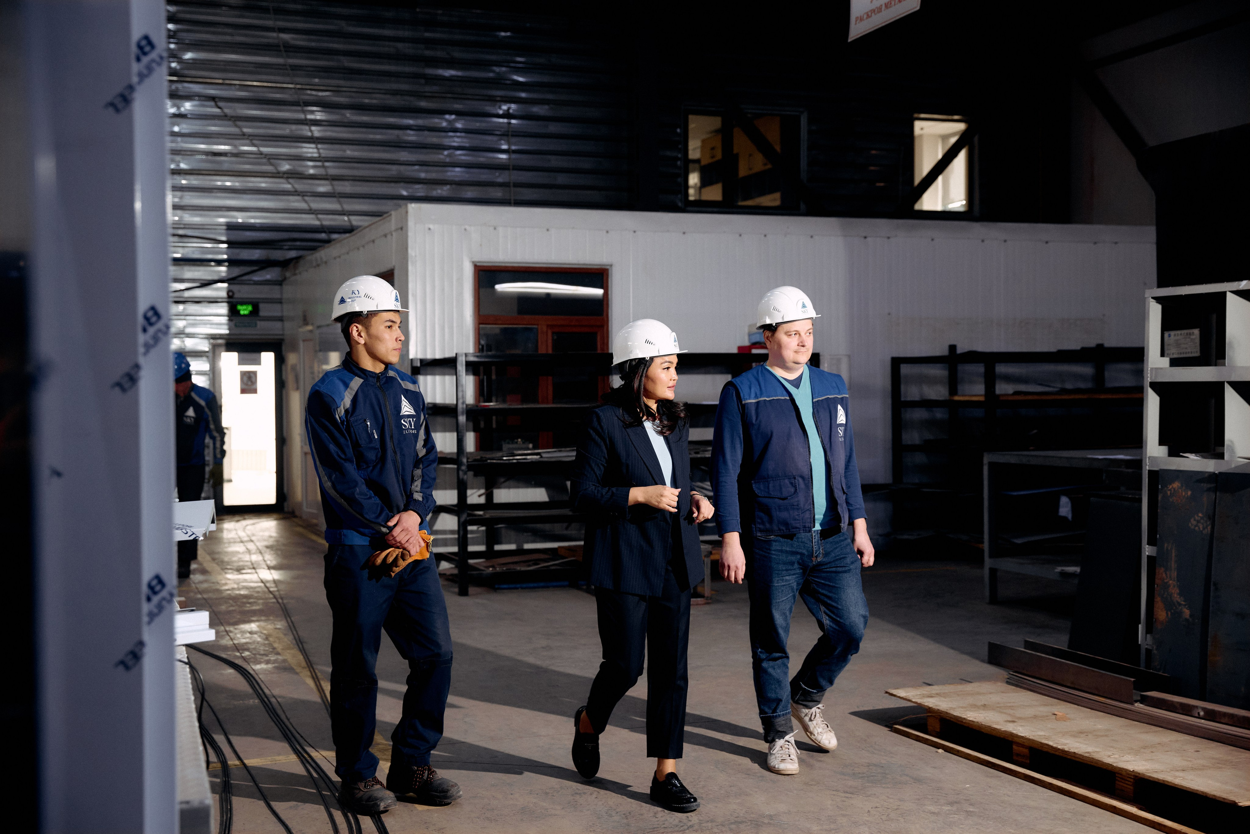 Рахат. Директор завода. Валерия Вартанова. Фотограф