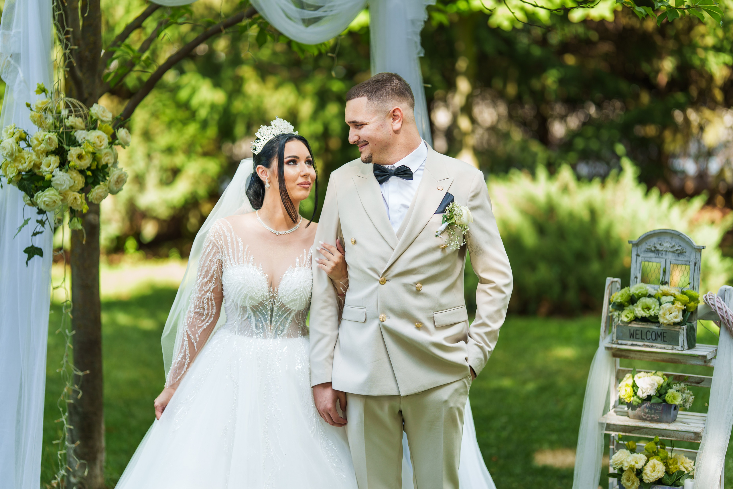 Bella & Adi. Foto Studio — Fotograf de evenimente, nunti, botezuri, portrete