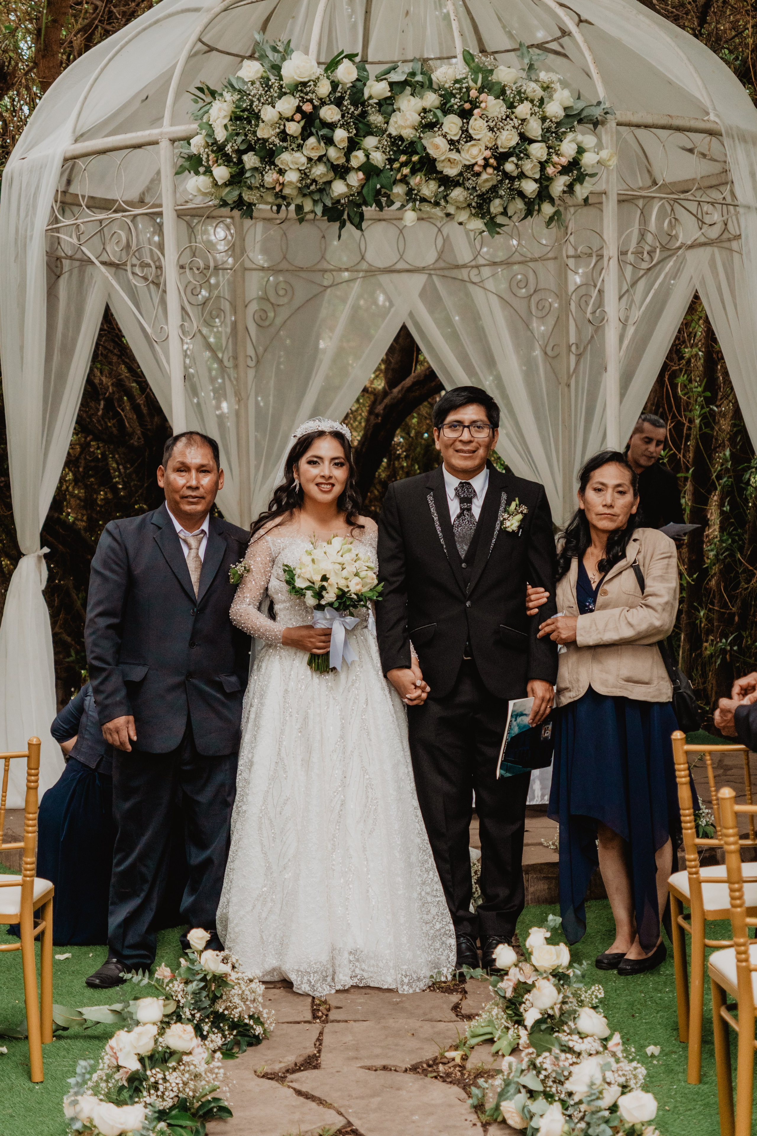 FERNANDO + MARIBEL | BODA RELIGIOSA. Studio KVTA | Fotografía y Video de Bodas en Arequipa