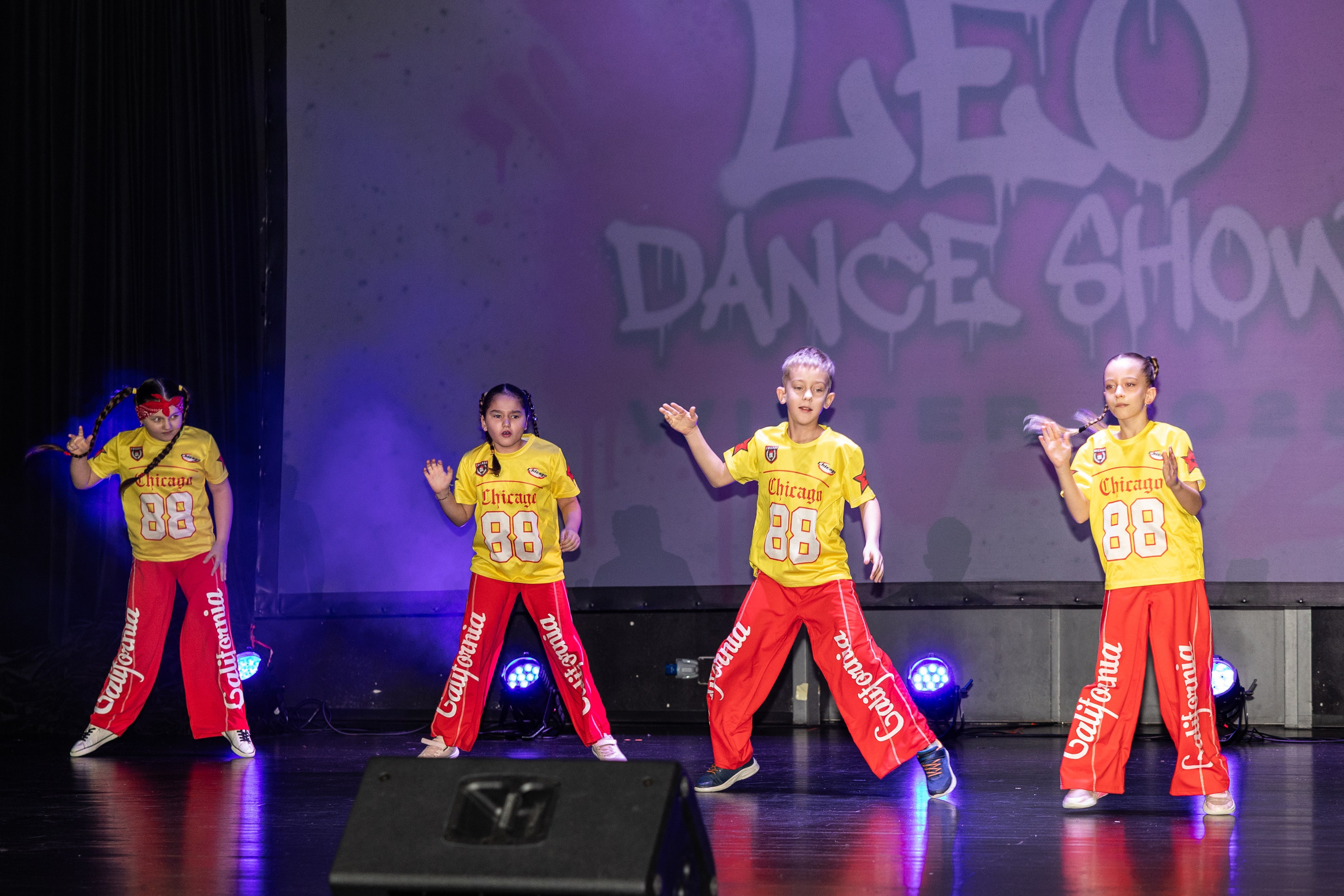 LEO DANCE SHOW WINTER 2025. Семейный и детский фотограф в Варшаве Мила Бобровская