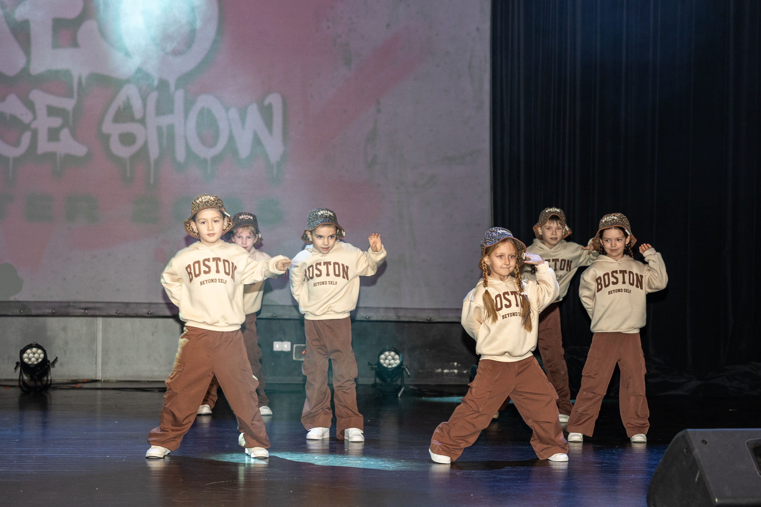 LEO DANCE SHOW WINTER 2025. Семейный и детский фотограф в Варшаве Мила Бобровская