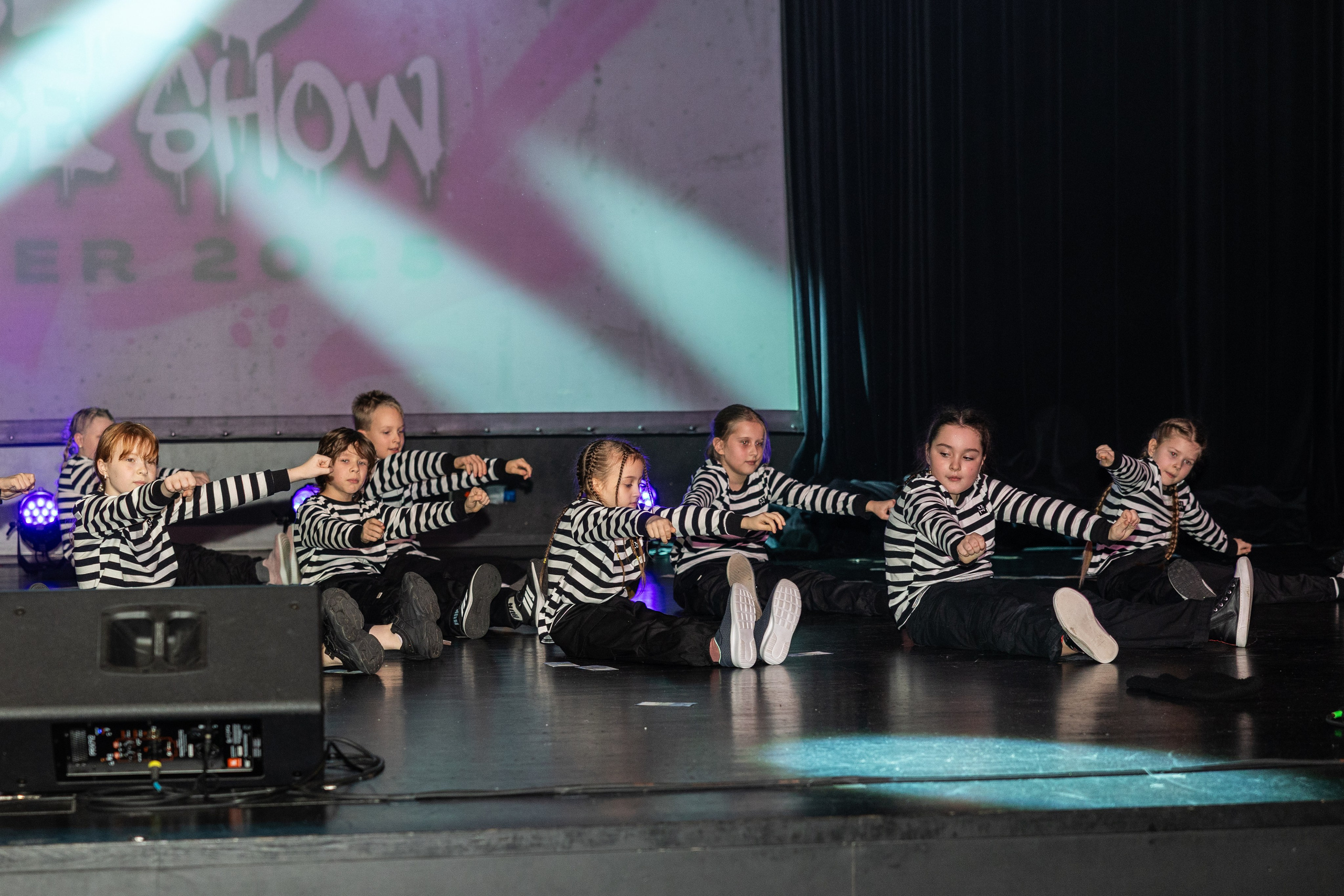 LEO DANCE SHOW WINTER 2025. Семейный и детский фотограф в Варшаве Мила Бобровская