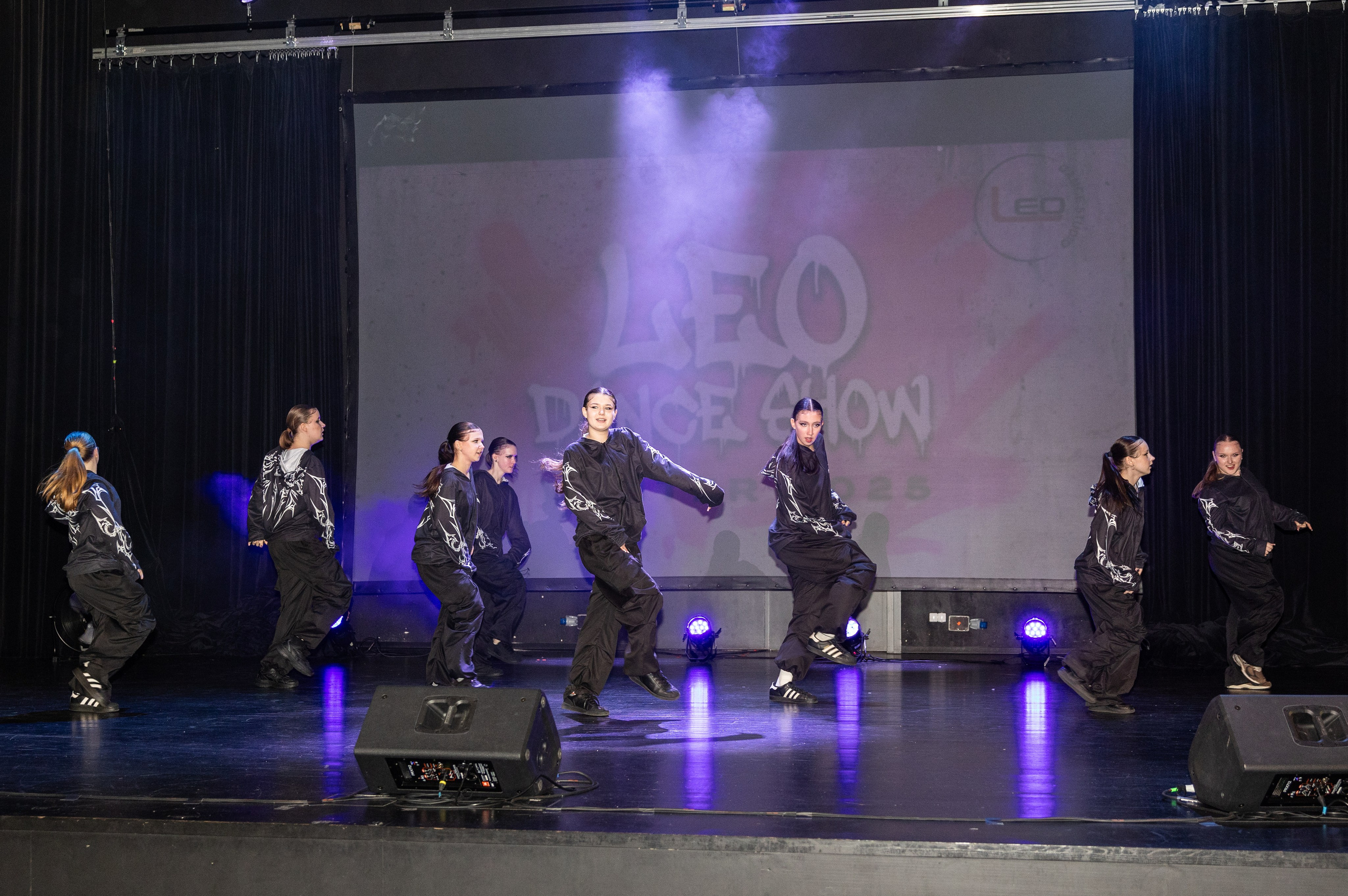 LEO DANCE SHOW WINTER 2025. Семейный и детский фотограф в Варшаве Мила Бобровская