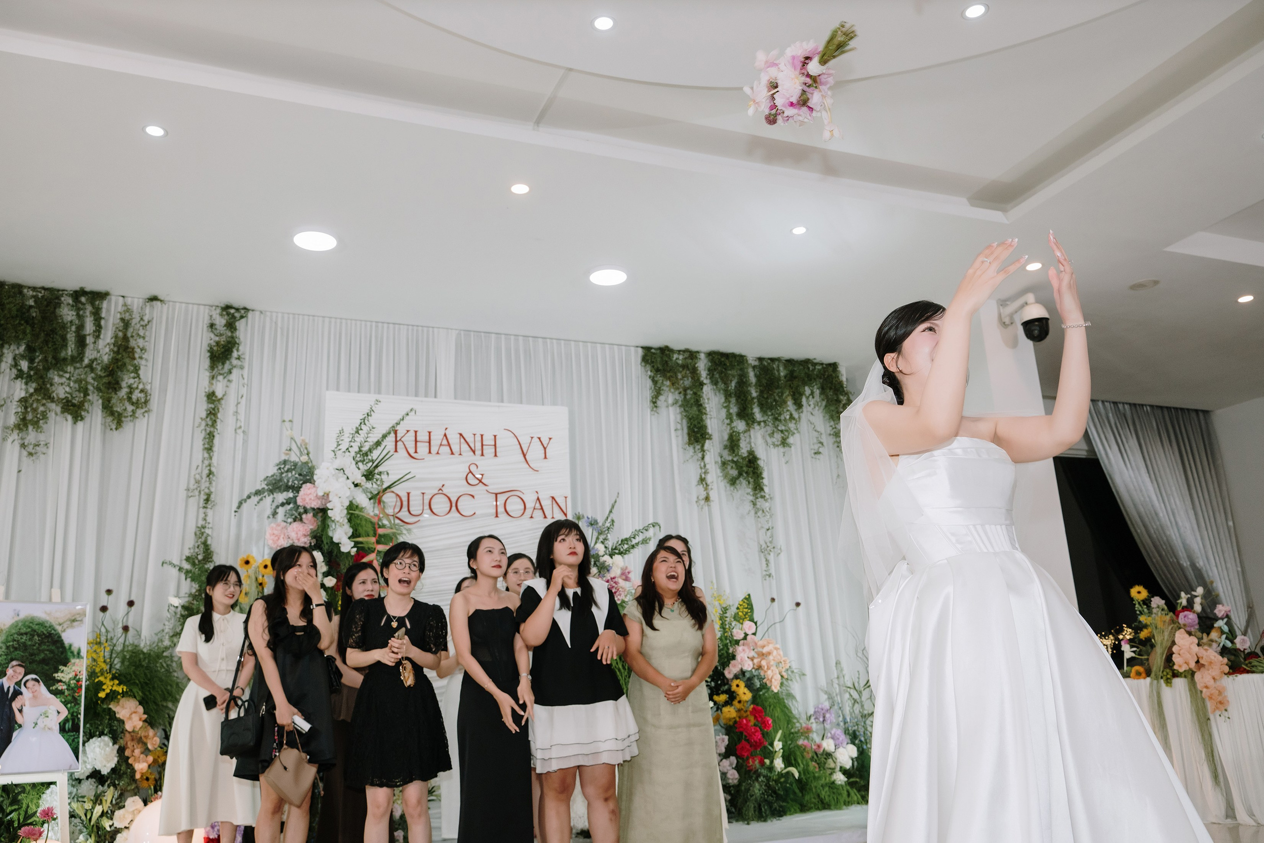 TOAN & VY / Wedding Journalism. Saigon Wedding Present | Art Beyond Moments