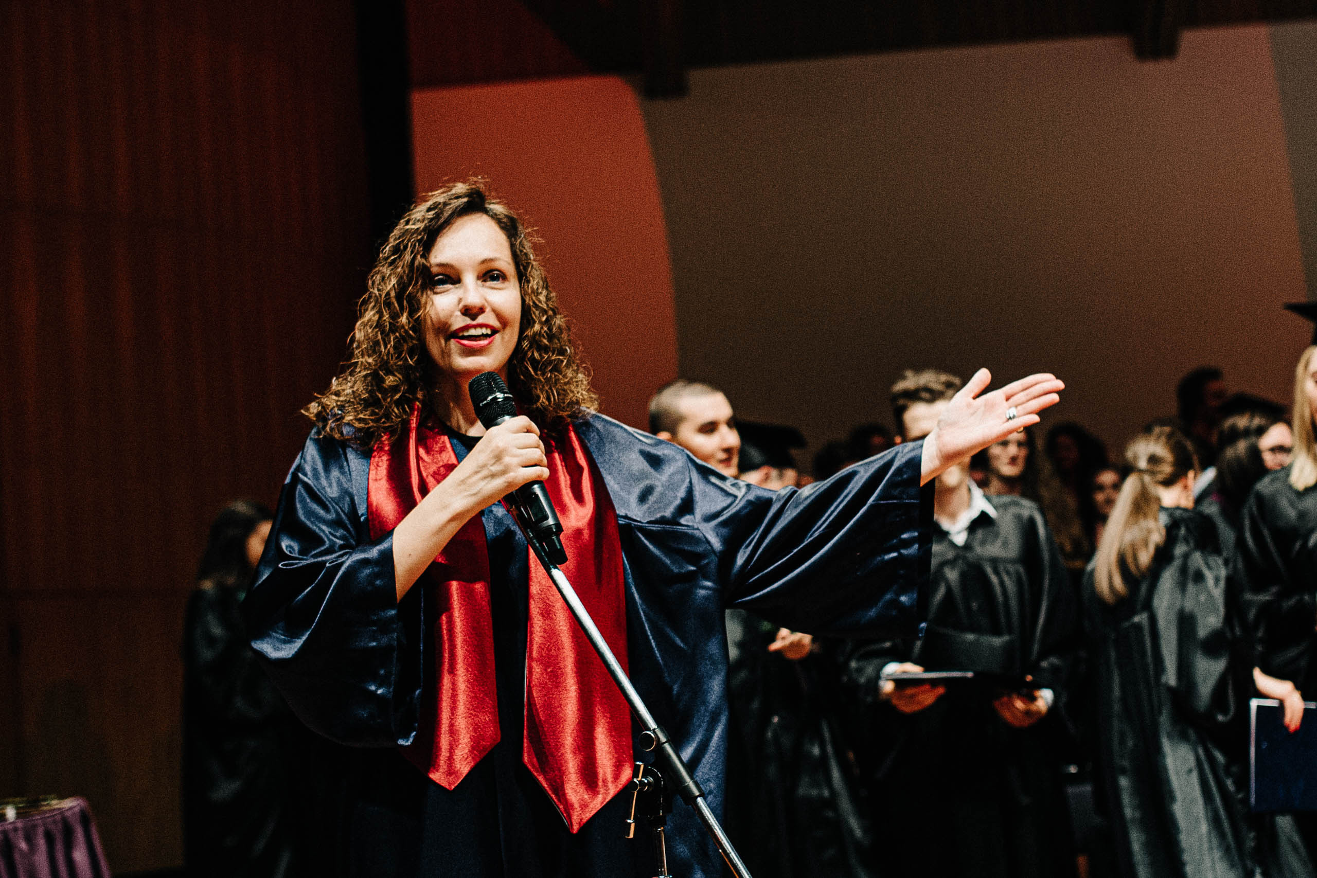 Skolas izlaiduma fotogrāfs