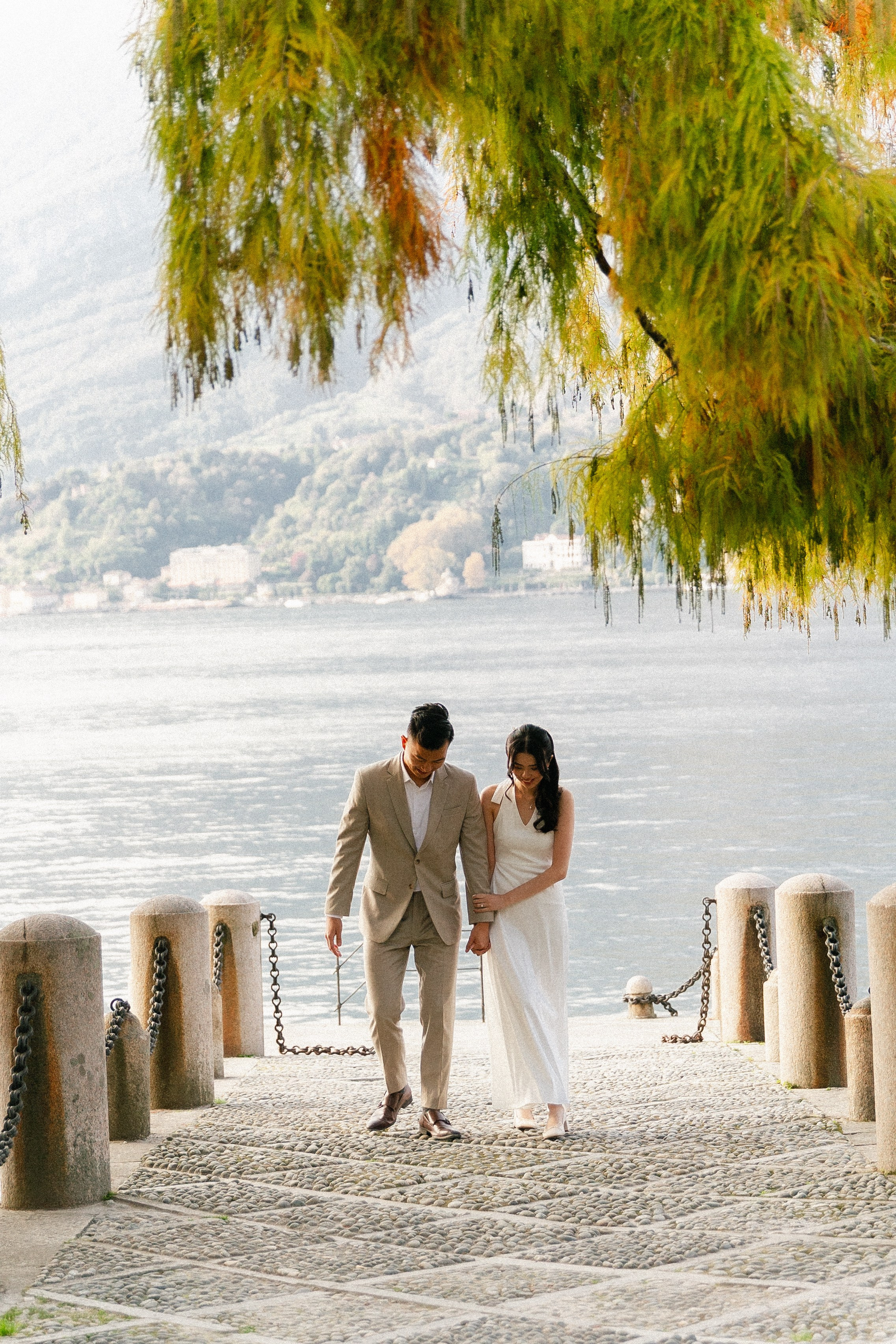 Bride and groom at Villa Melzi on lake como 