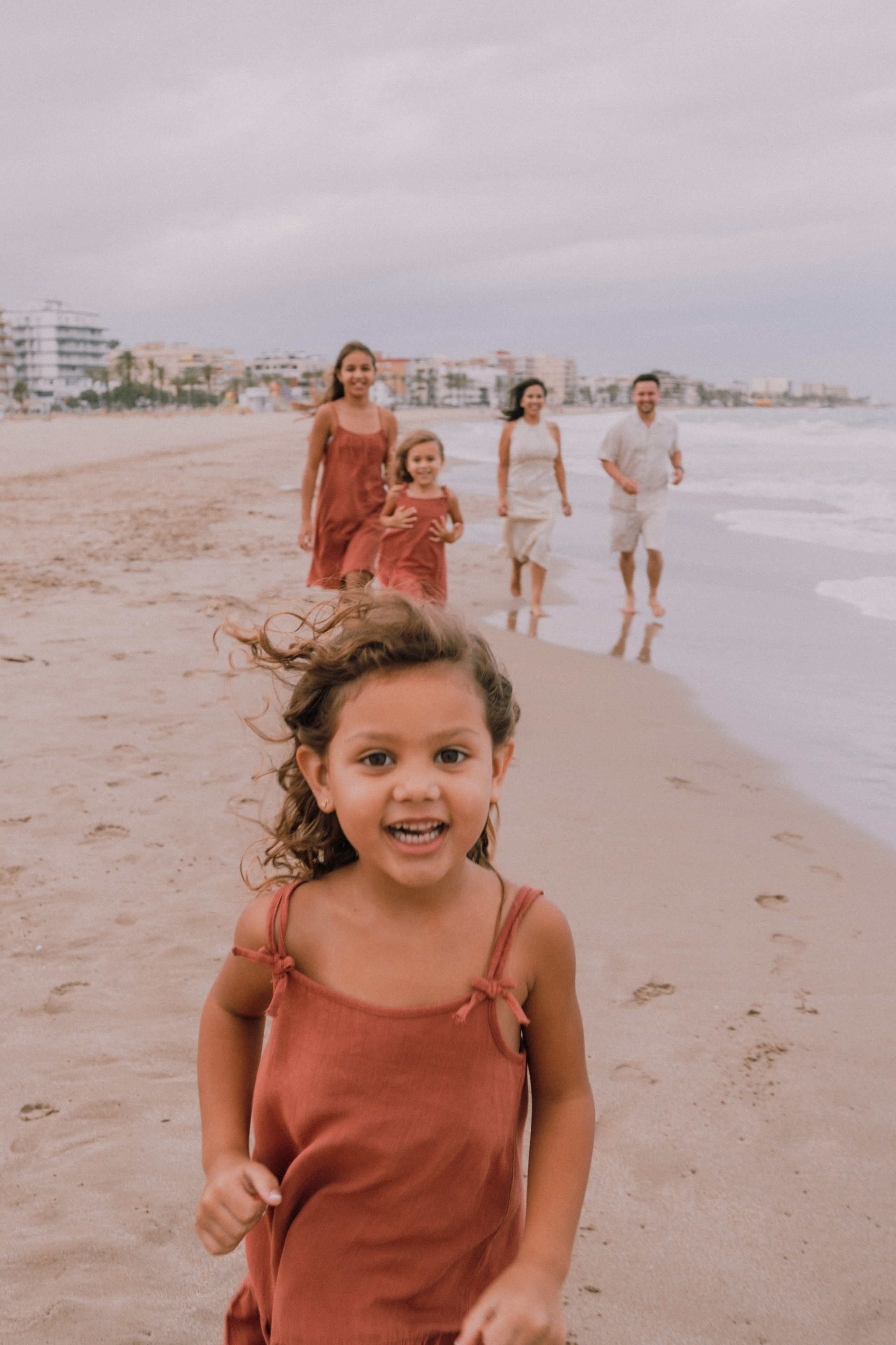 Семейная фотосессия на пляже. Профессиональная фотосъемка в Калафелле — Елена Медведева