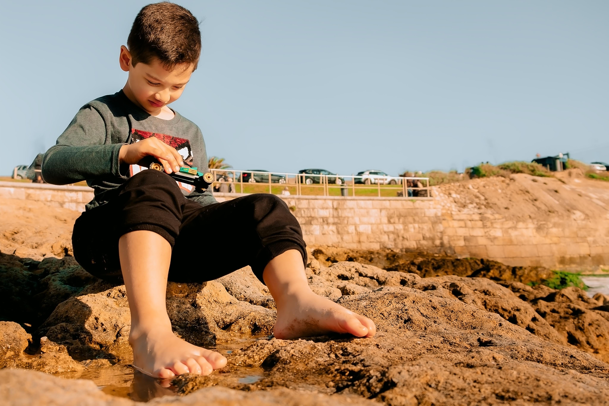Прогулянка мами з сином. Валерія Сичова. Сімейний та репортажний фотограф в Португаліі