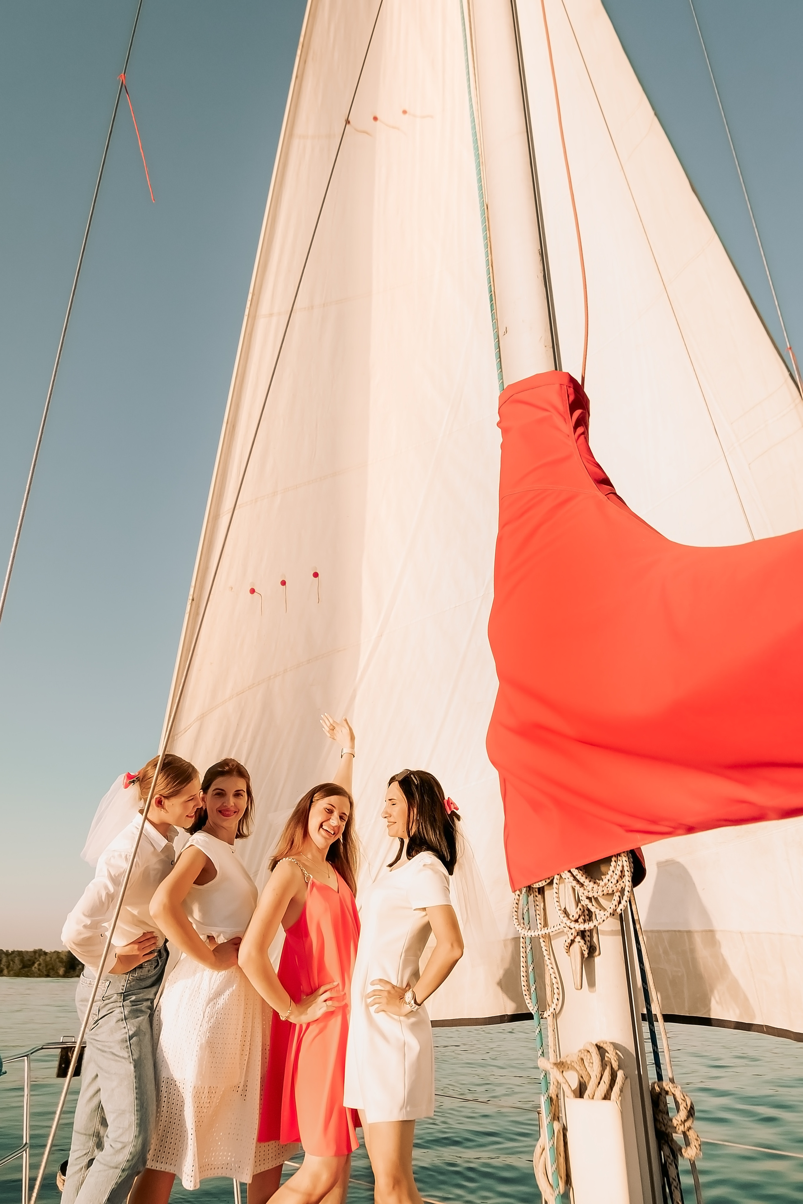 Дівич-вечір на яхті. Валерія Сичова. Сімейний та репортажний фотограф в Португаліі