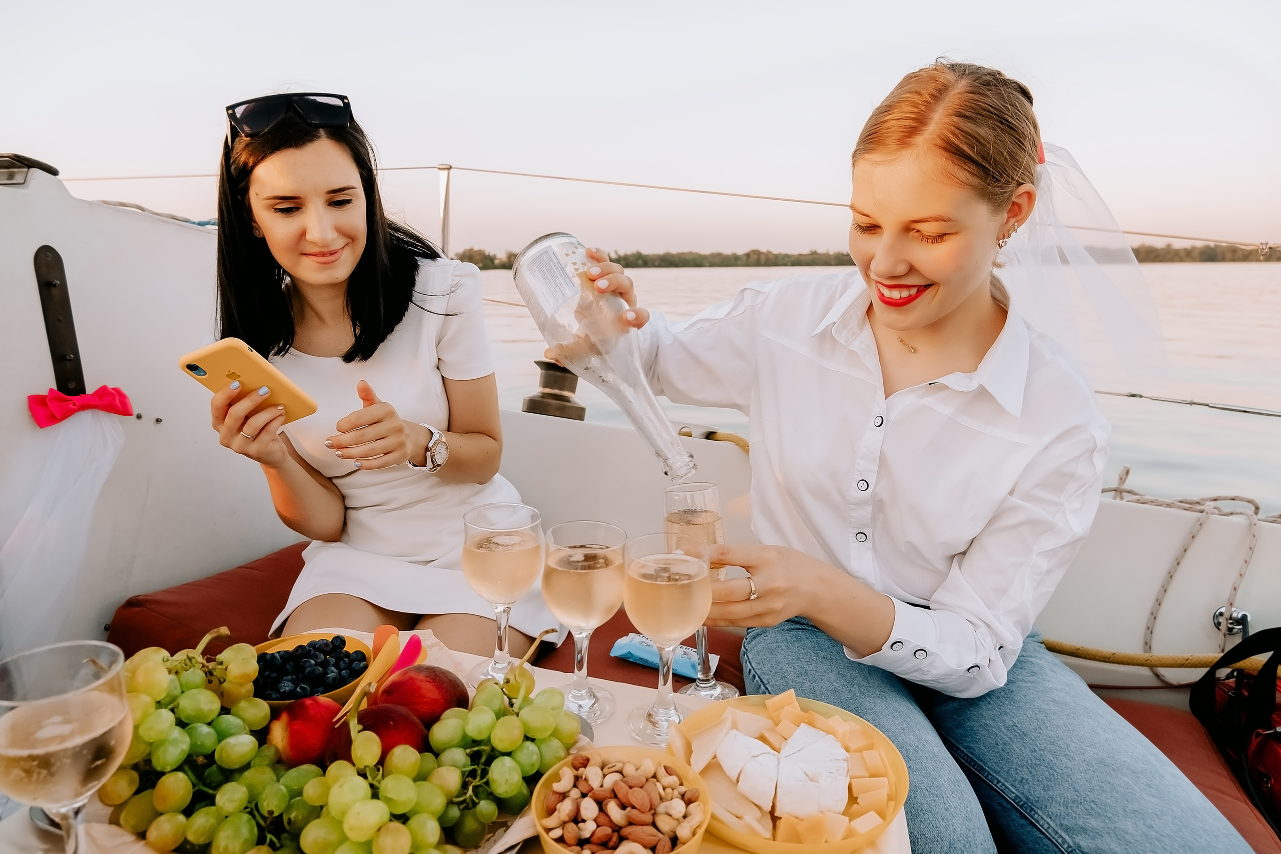 Дівич-вечір на яхті. Валерія Сичова. Сімейний та репортажний фотограф в Португаліі