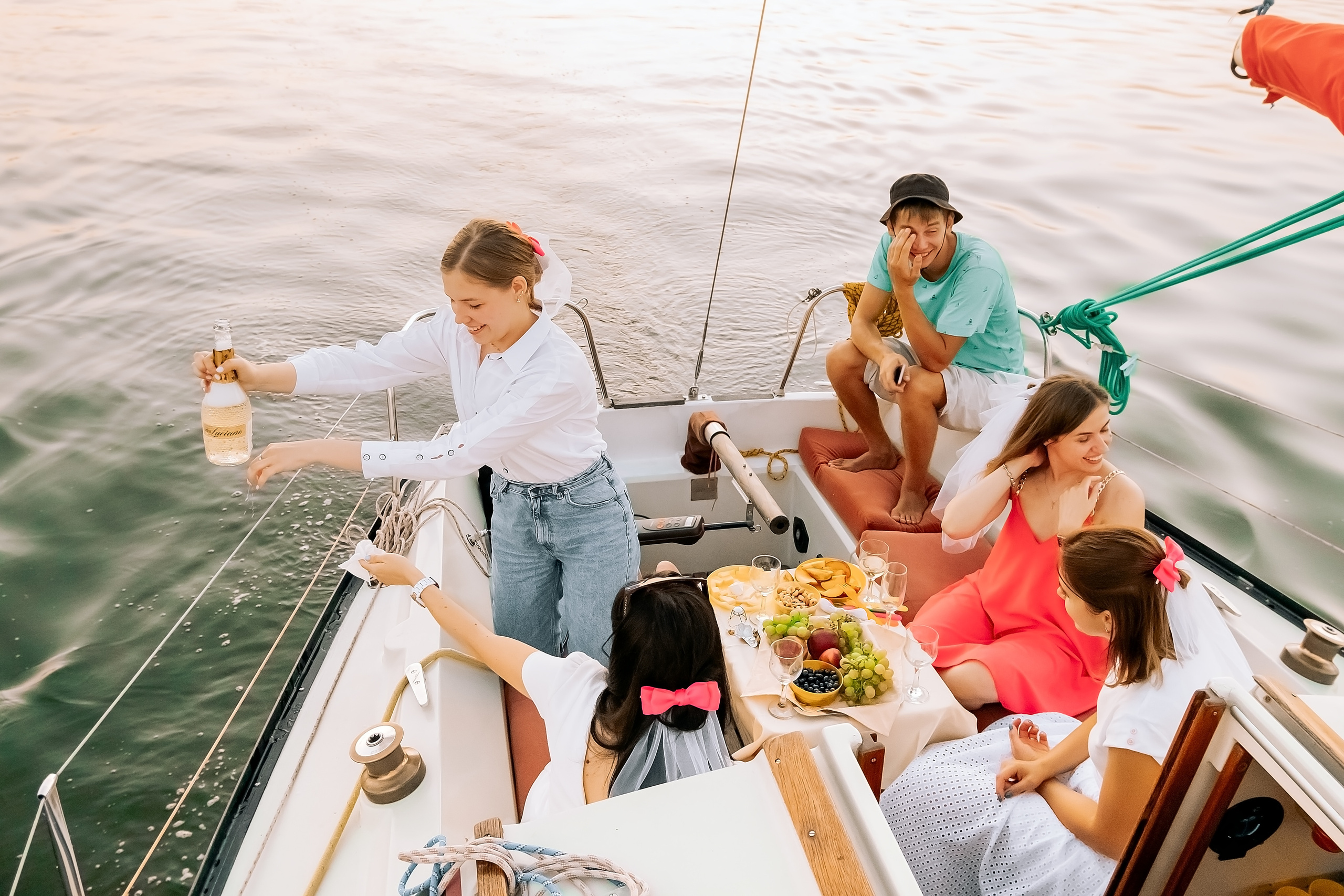 Дівич-вечір на яхті. Валерія Сичова. Сімейний та репортажний фотограф в Португаліі