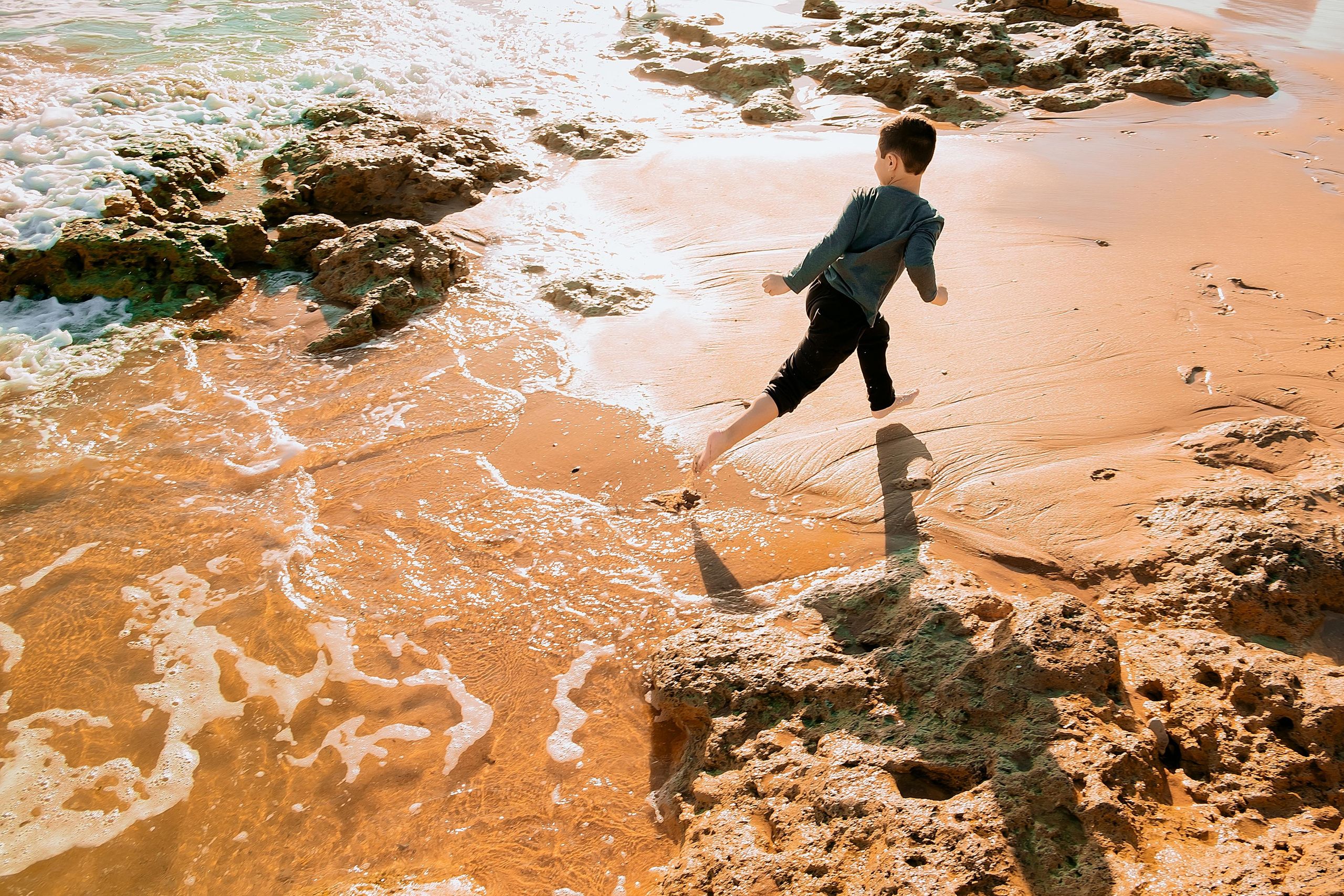Прогулянка мами з сином. Валерія Сичова. Сімейний та репортажний фотограф в Португаліі