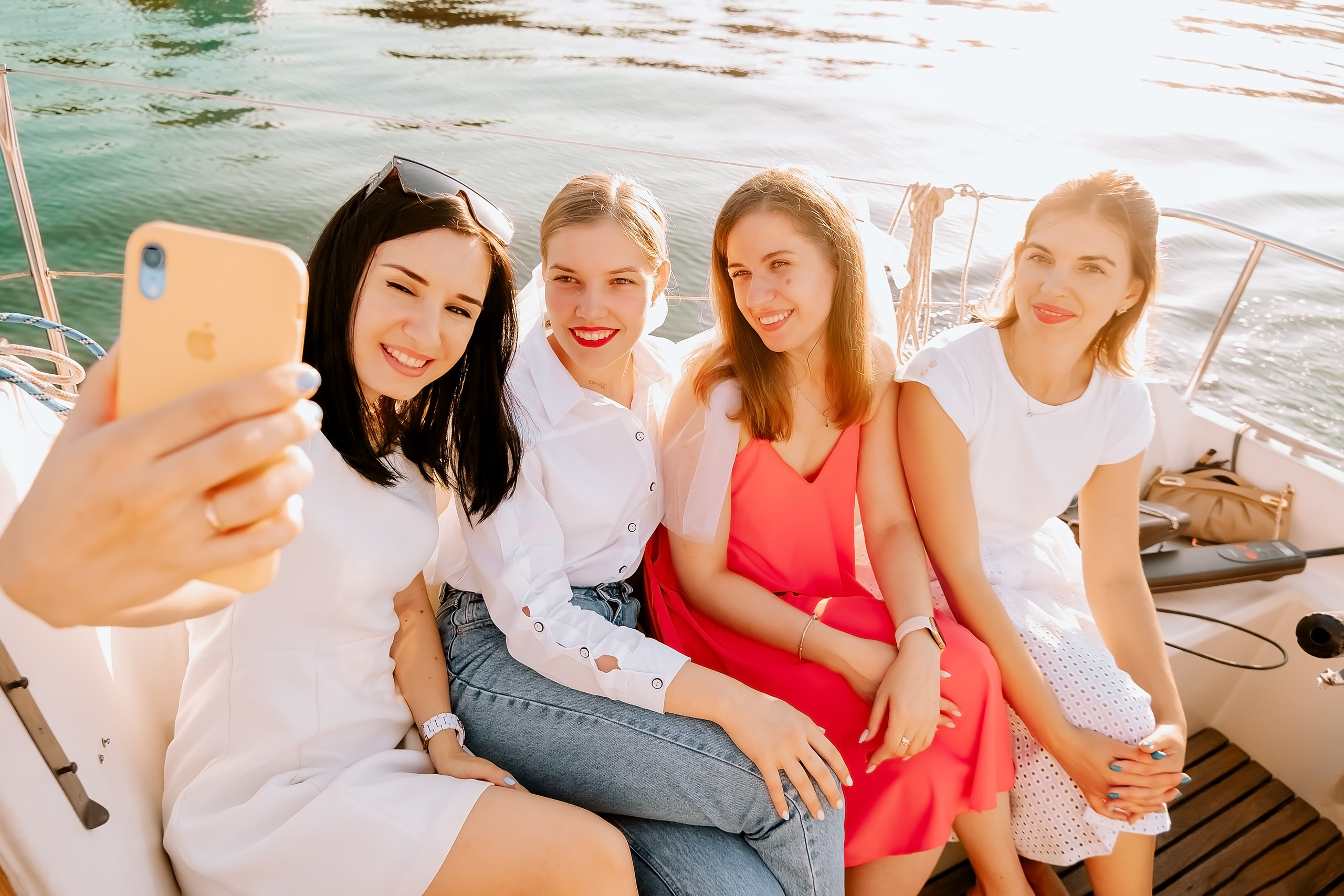 Дівич-вечір на яхті. Валерія Сичова. Сімейний та репортажний фотограф в Португаліі