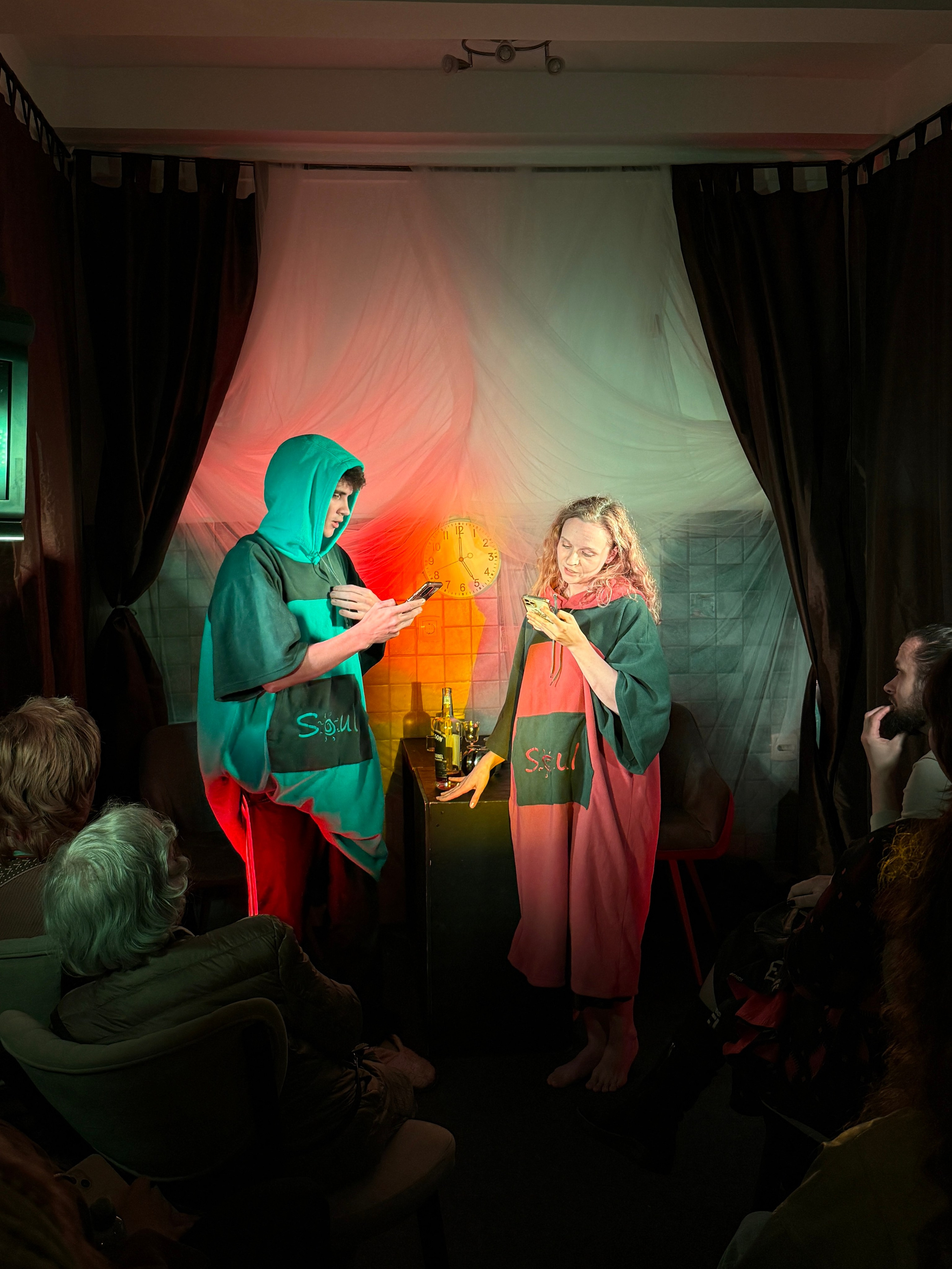 Фоторепортаж вистави у Будві. Портретний фотограф Альона Новгородцева