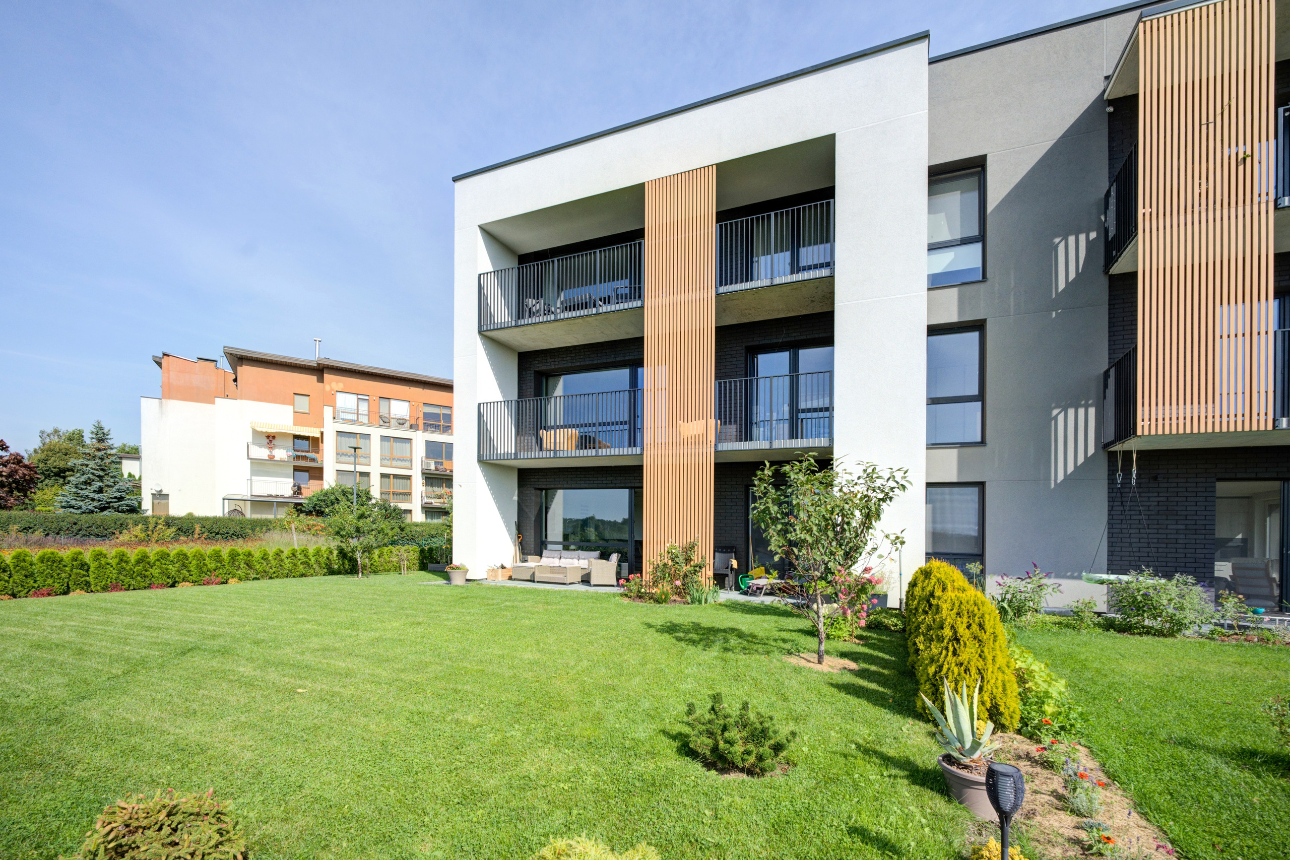 Gilužio g. 49, 2k. butas prie ežero. Elina Sapiega fotografė Vilniuje