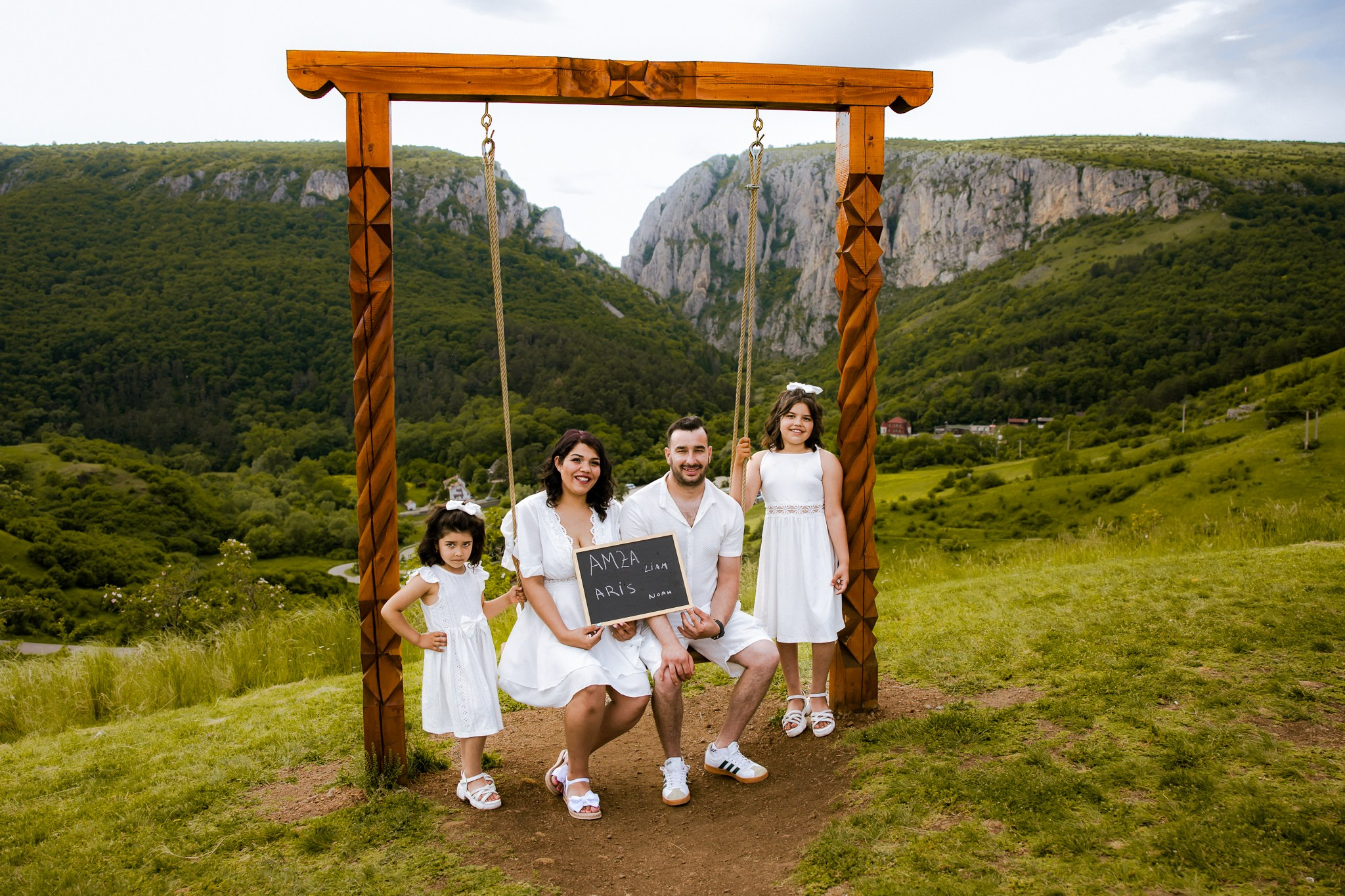 Ședințe foto de familie. Portré 📸 Photographer | Newborn photos • Maternity photos • Engagements • Weddings • Events • Portraits • Families • Birthdays • Parties
