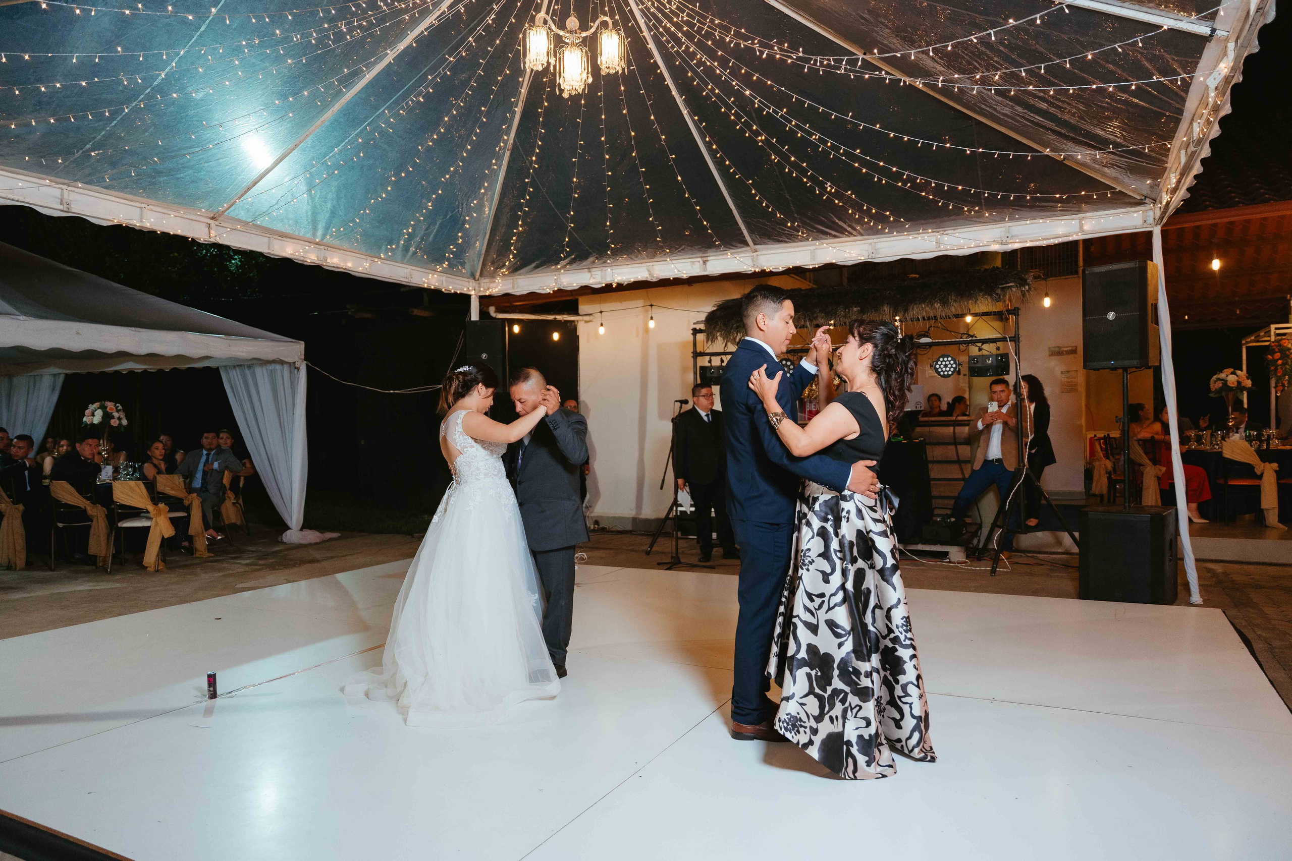 Jennifer y Vladimir. Fotógrafo de bodas en Loja Ecuador | Piero Alvarez PH