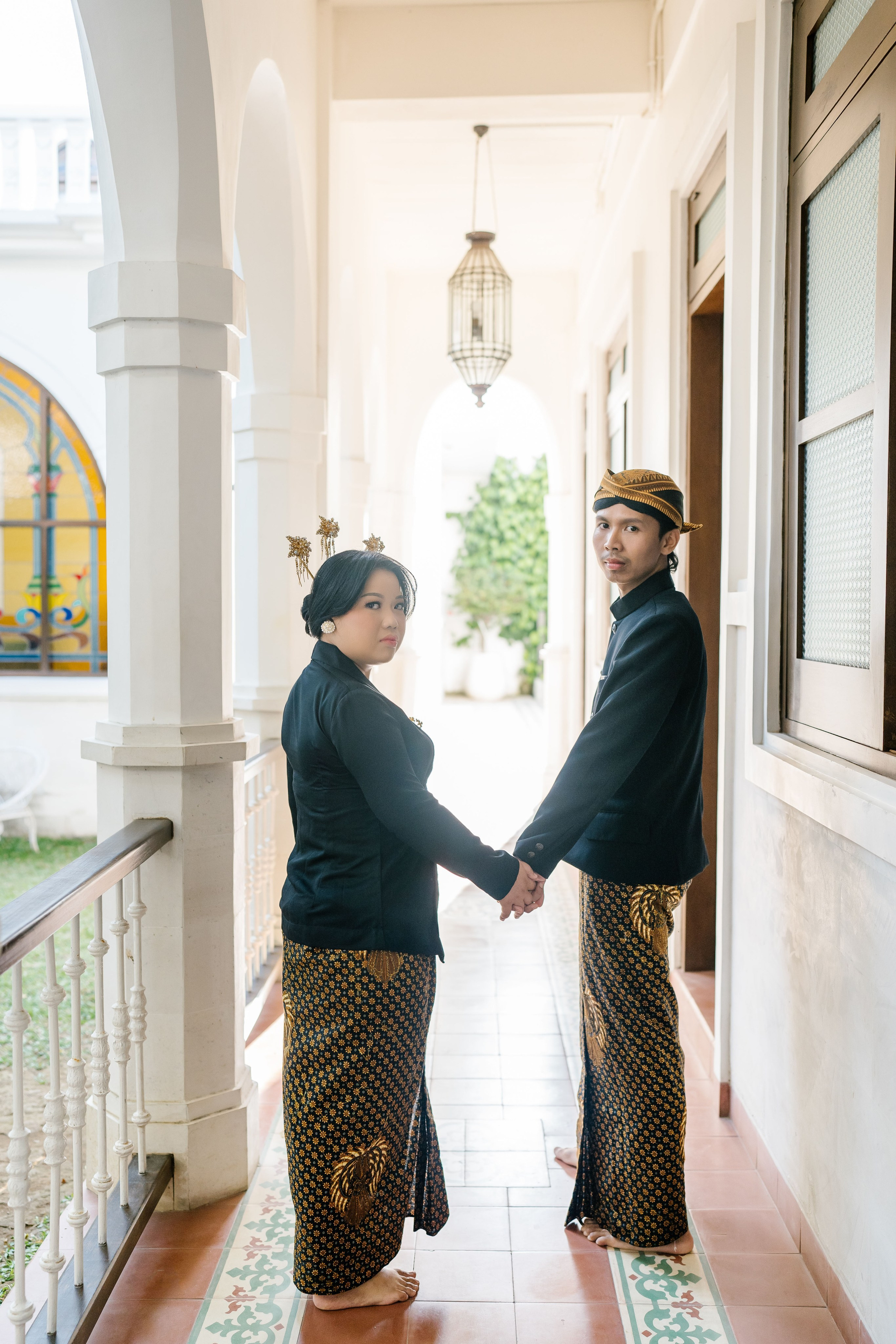 Prewedding Photo Shoot with Javanese style. Female Photographer in Bali