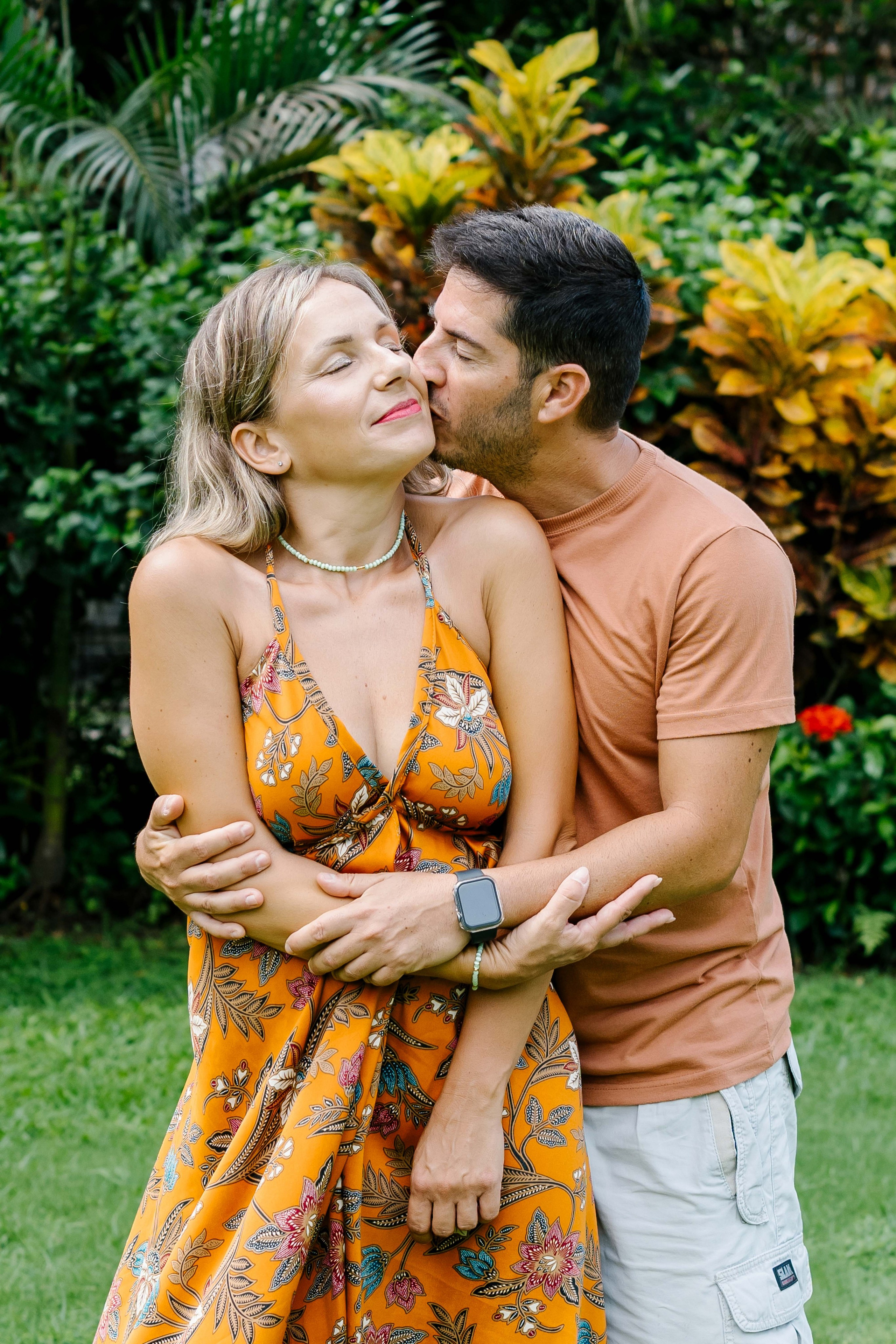 Honeymoon Photoshoot in bali. Female Photographer in Bali