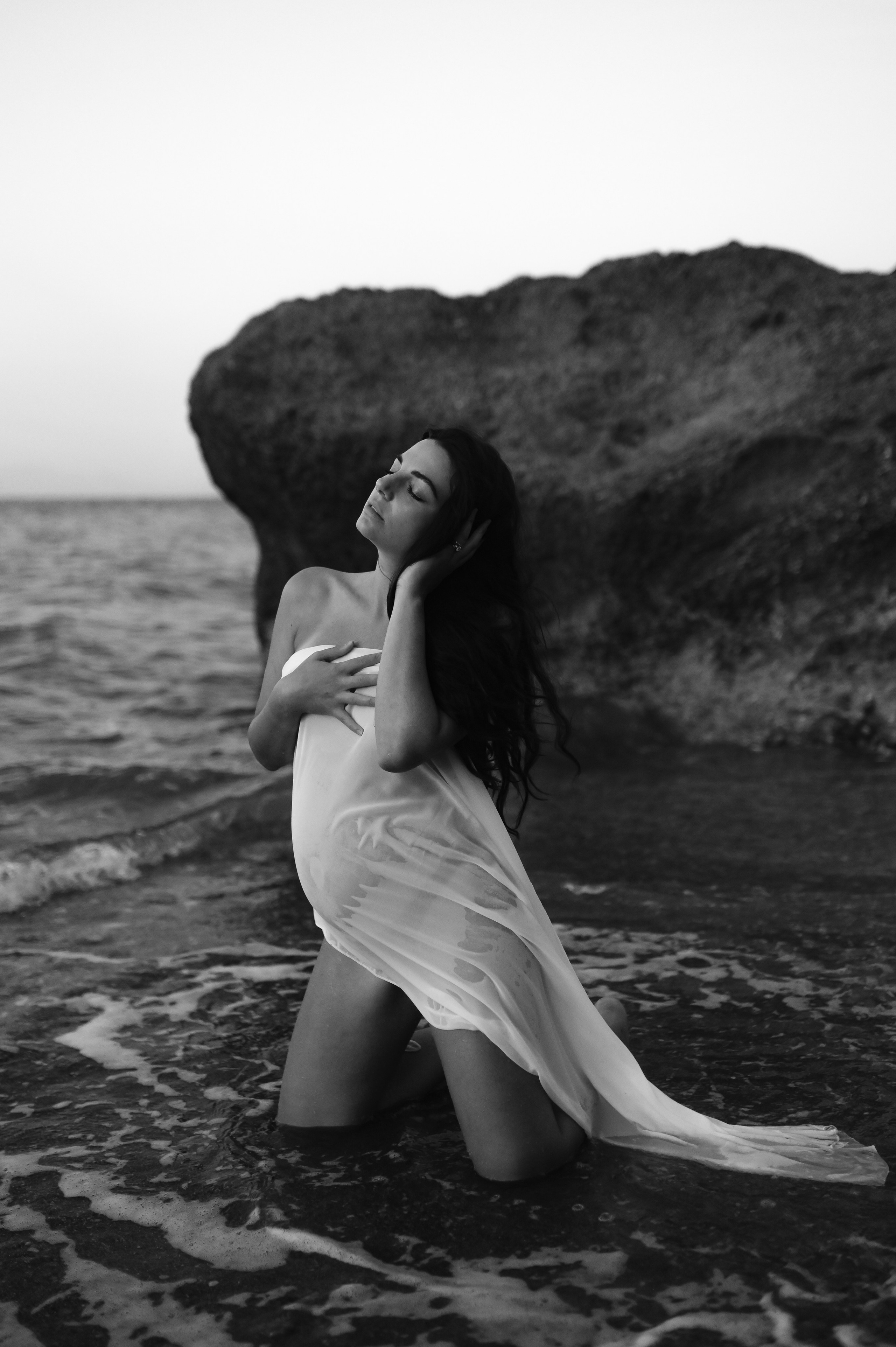 Ρομαντική φωτογράφιση εγκυμοσύνης στη Ρόδο. Φωτογράφος νεογέννητων στη Ρόδο. Φωτογράφιση εγκυμοσύνης