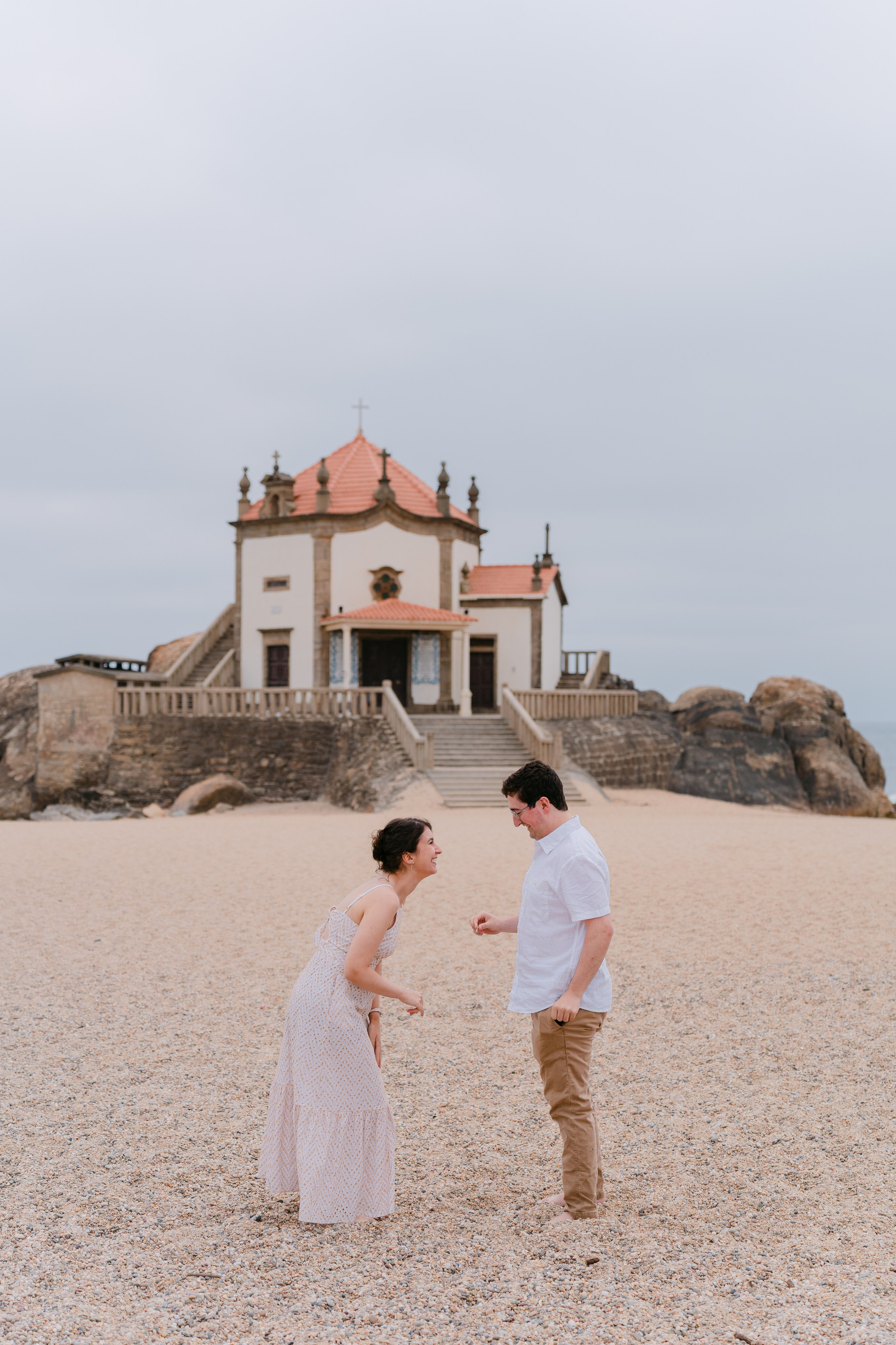 Wedding proposal at Senhor da Pedra. Fotógrafo de casamentos e ensaios para casais em Porto