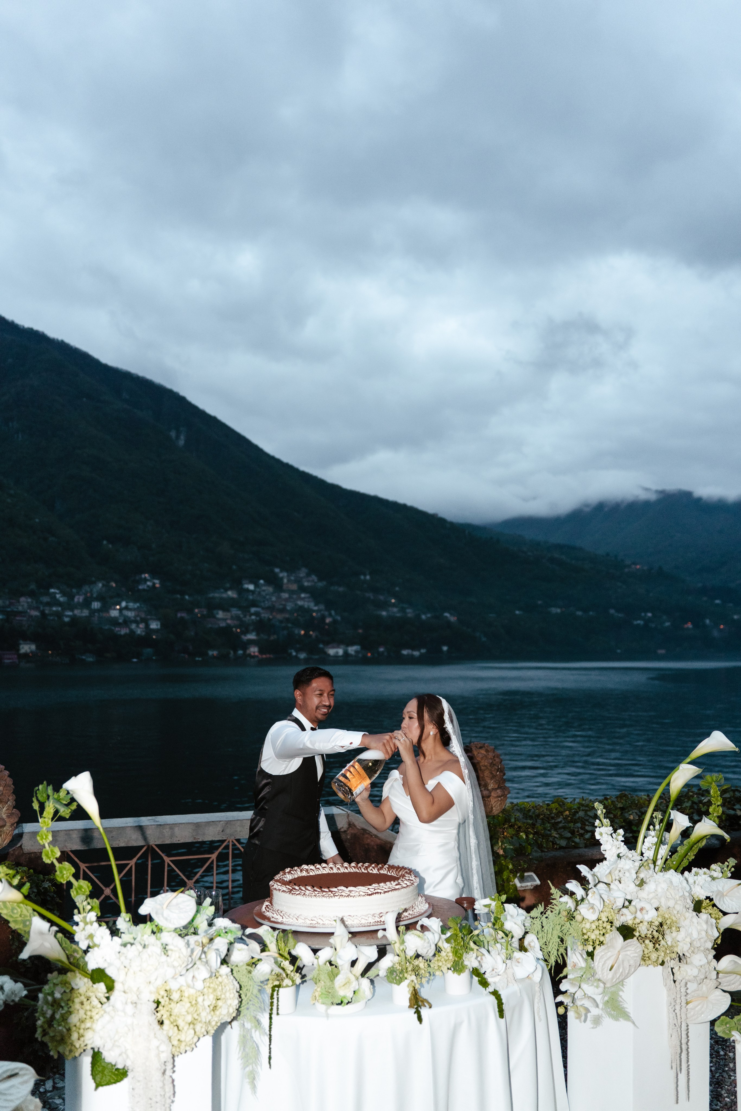 BEATRICE AND RAFAELE_LAKE COMO_Villa Regina Teodolinda. PHOTOGRAPHER IN ITALY