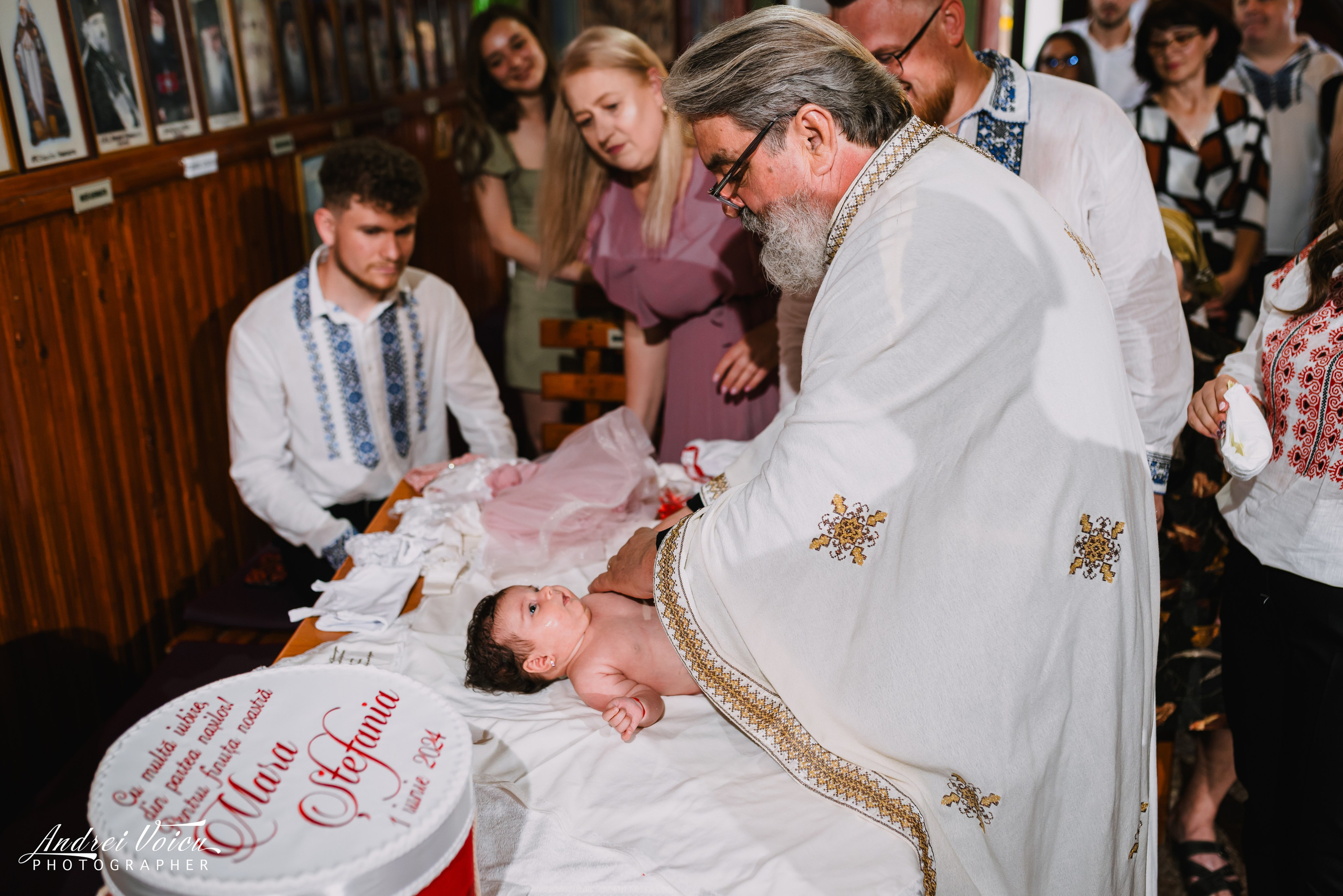 Fotografia de botez. Andrei Voicu Fotograf. Povești nescrise, surprinse atent