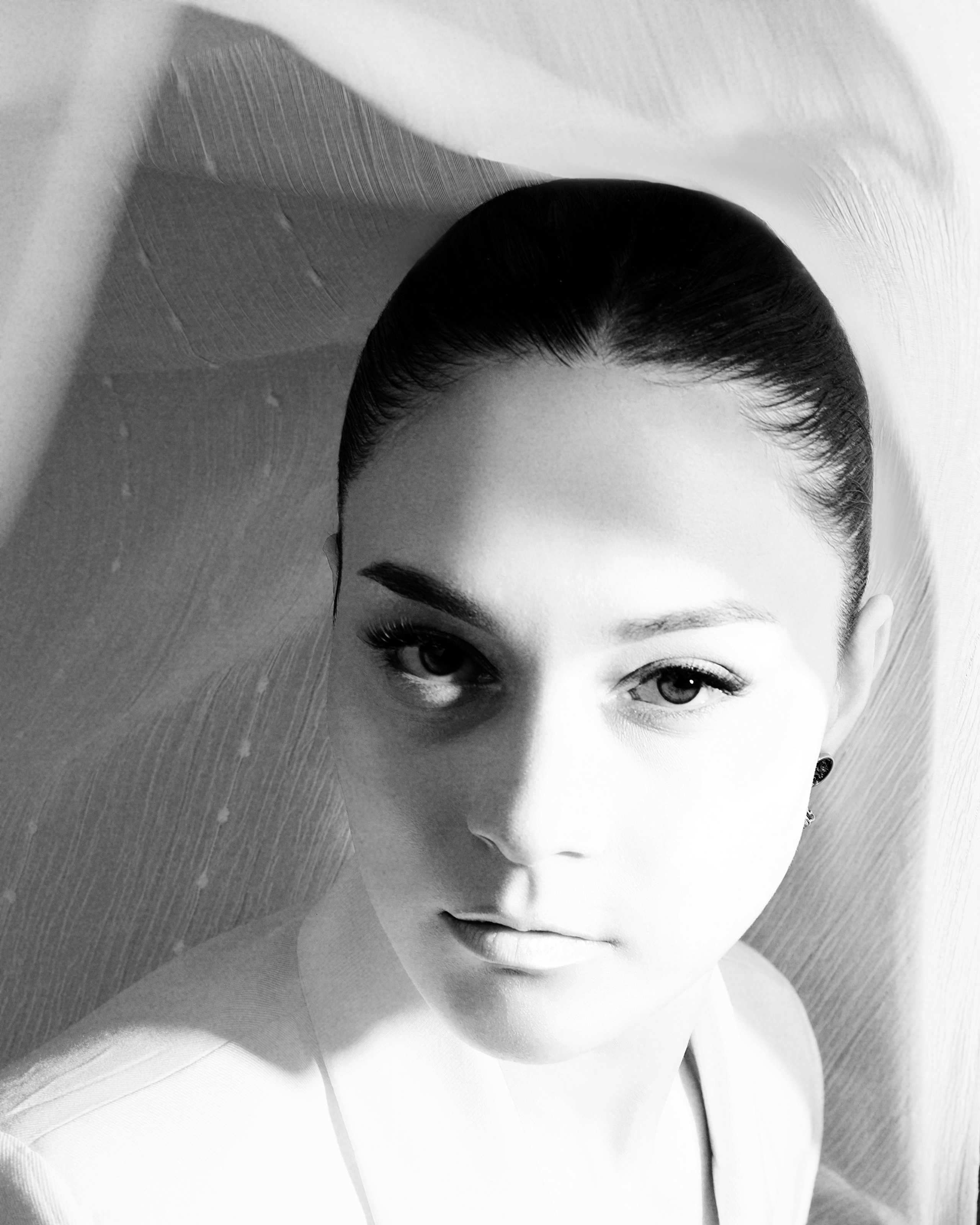 The white rose behind its own eyes. Фотограф Баку Тбилиси