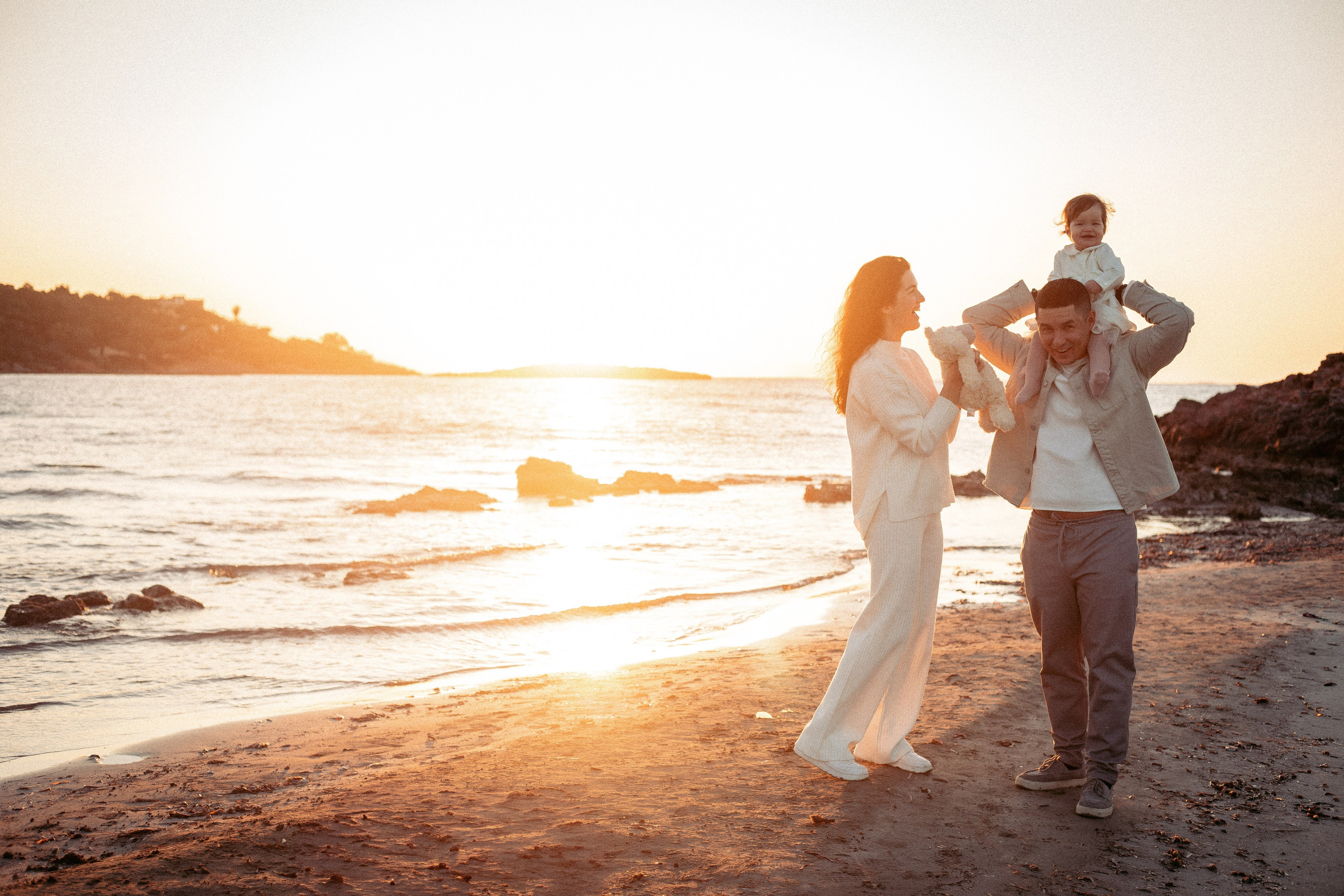 Little Beach Celebration. Family Photographer in Greece