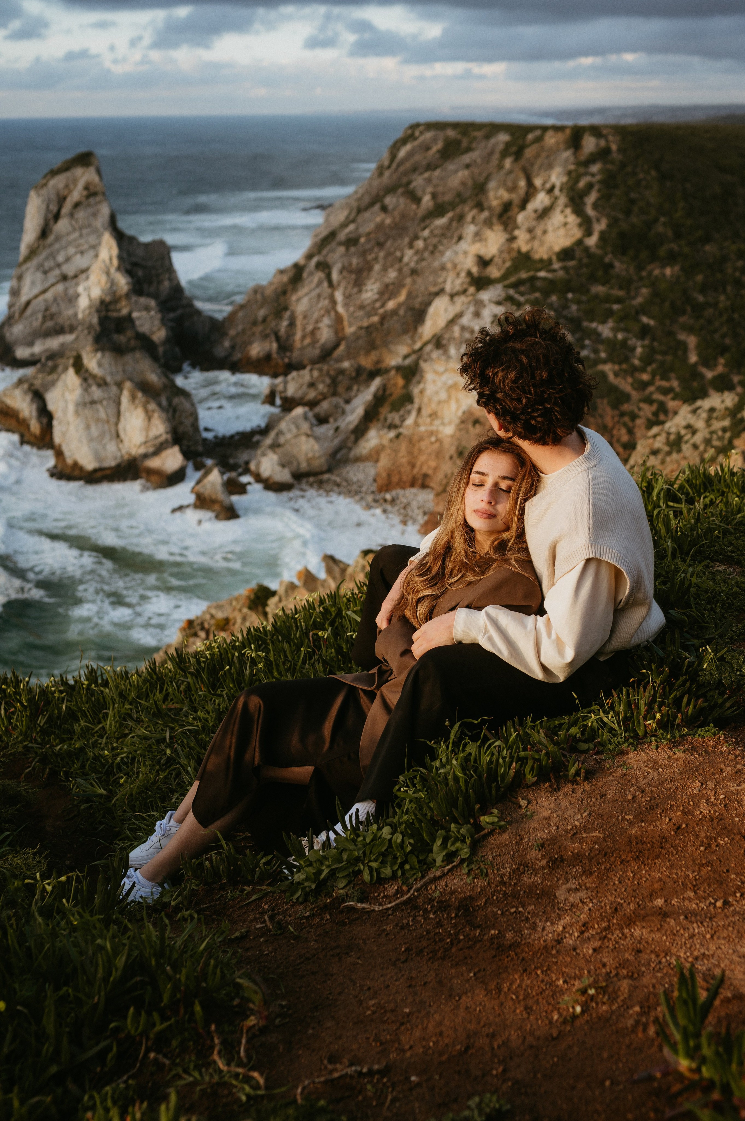 Praia da Ursa – ședință foto de cuplu într-un loc magic din Portugalia. Valentin Melen — wedding photographer