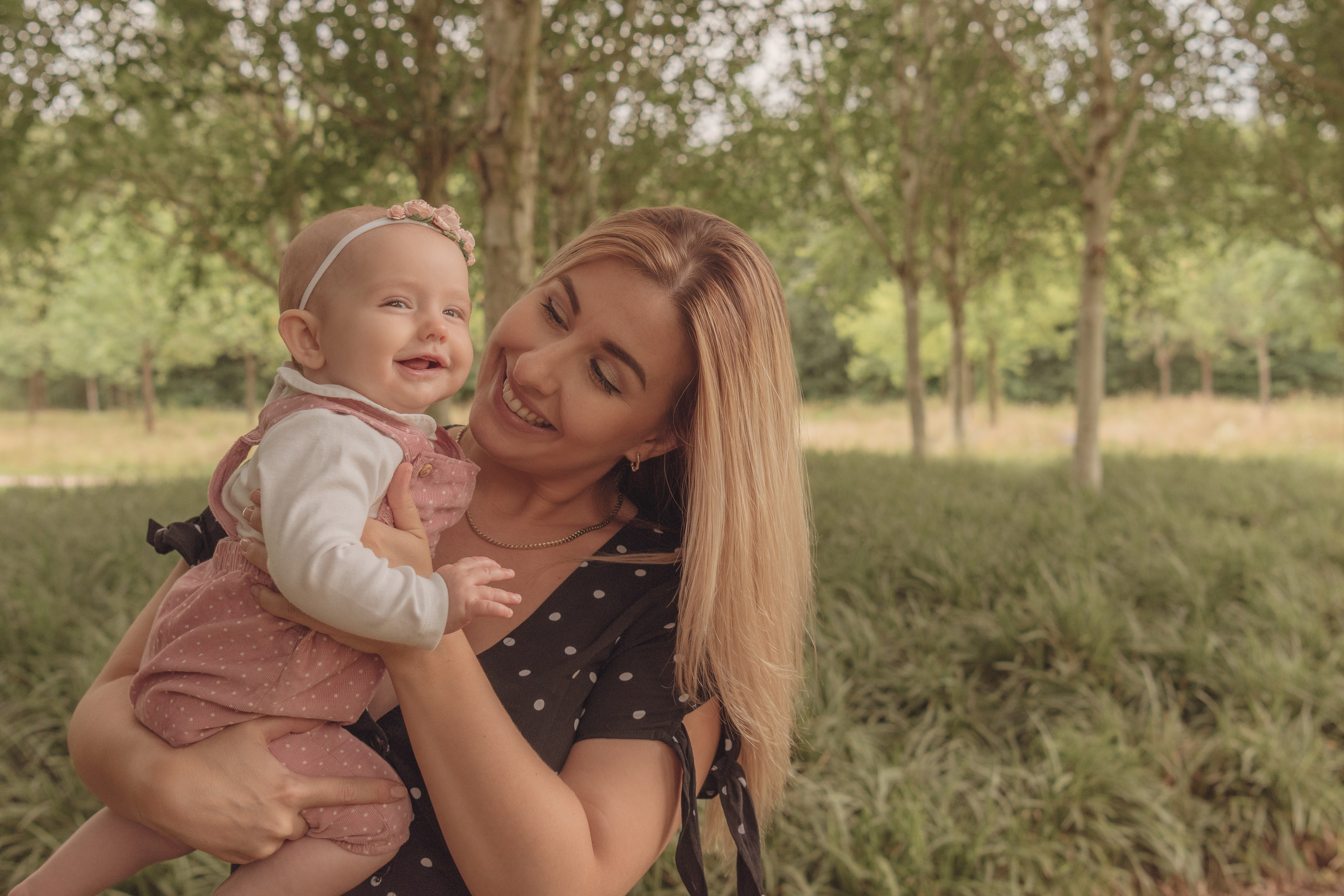 Hayley & Katja. Maternity Newborn and Family photographer Hamburg Claire Hambley