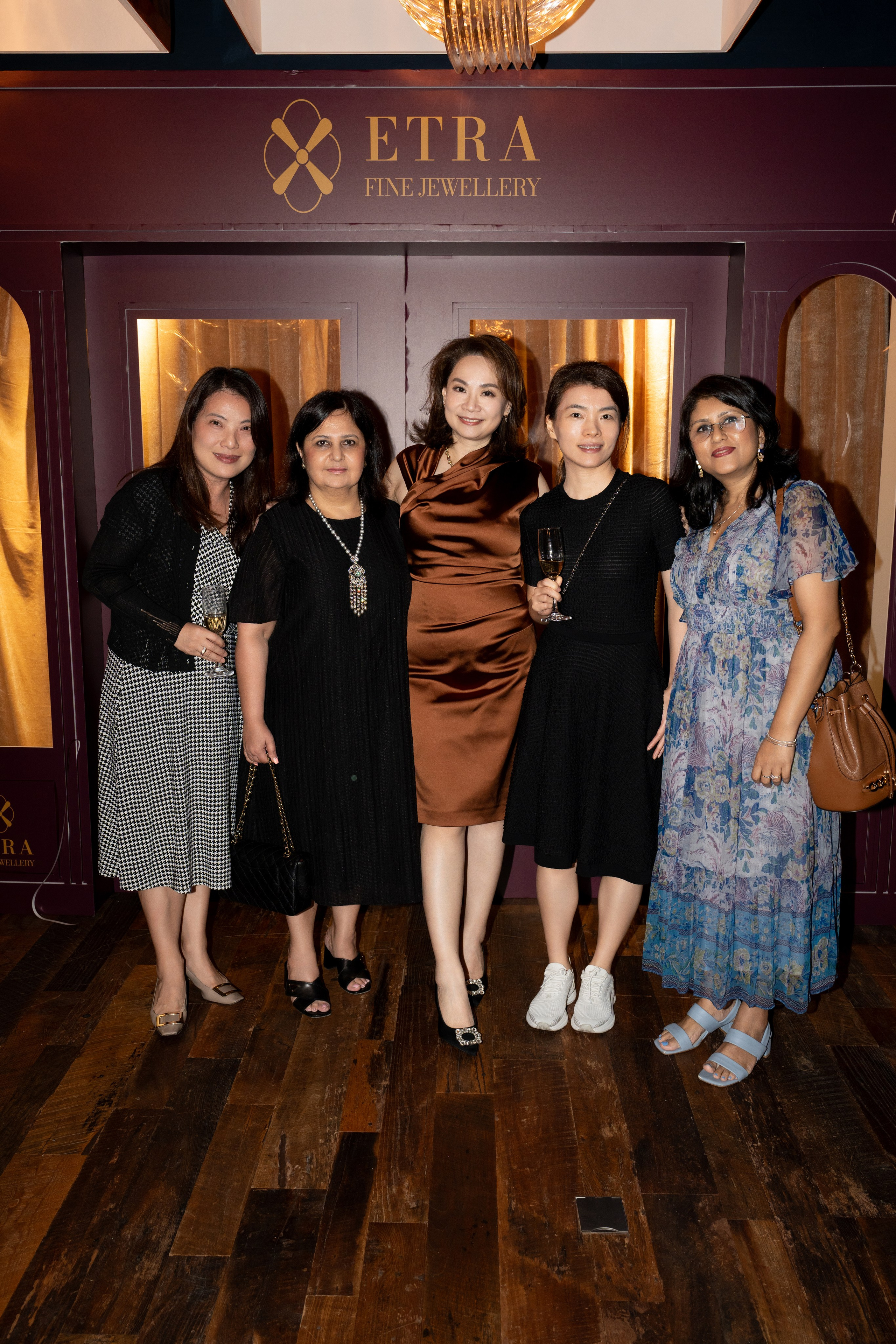 ETRA JEWELLERY. ФОТОГРАФ В ГОНКОНГЕ (СВАДЬБЫ, FASHION, СЕМЕЙНЫЕ, МЕРОПРИЯТИЯ, ФОТОПРОГУЛКИ)