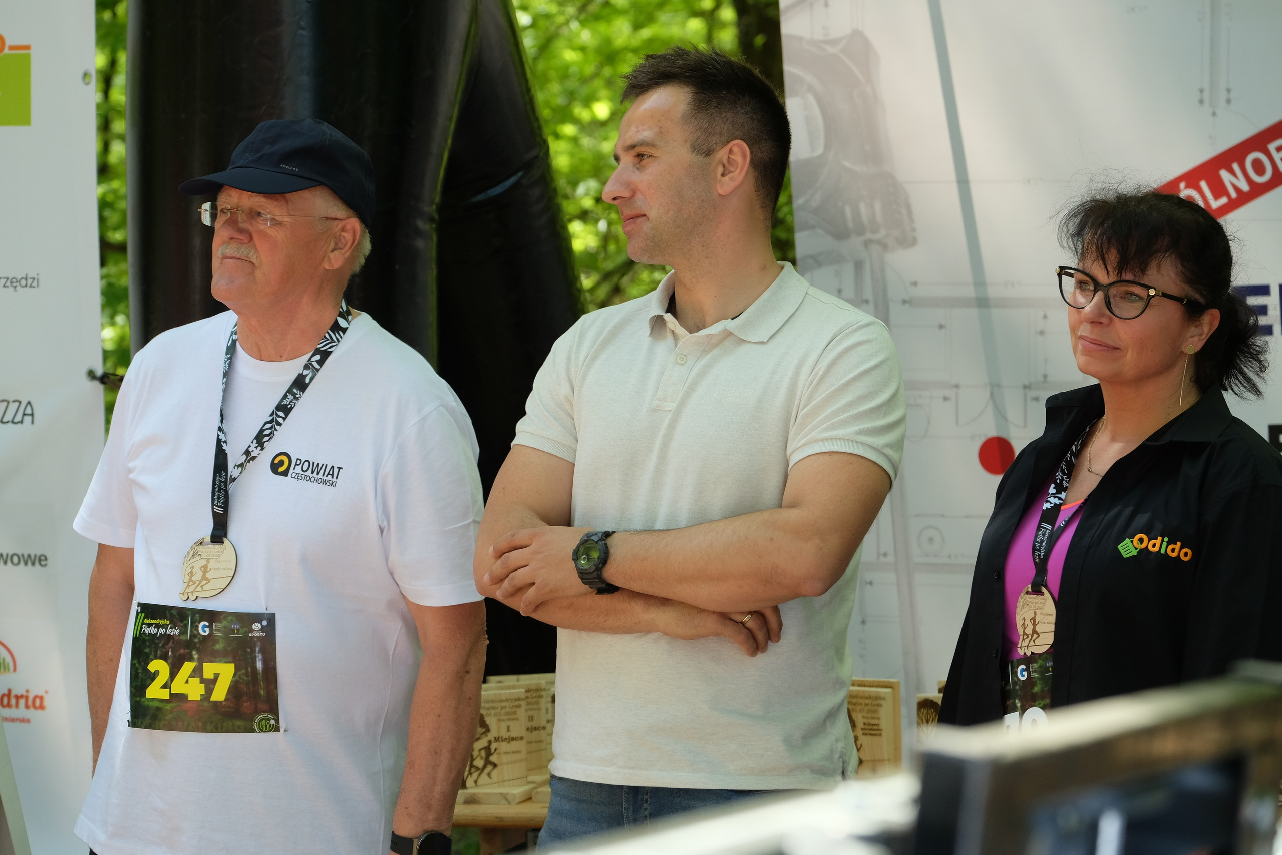 Aleksandryjska Piątka po lesie. Main