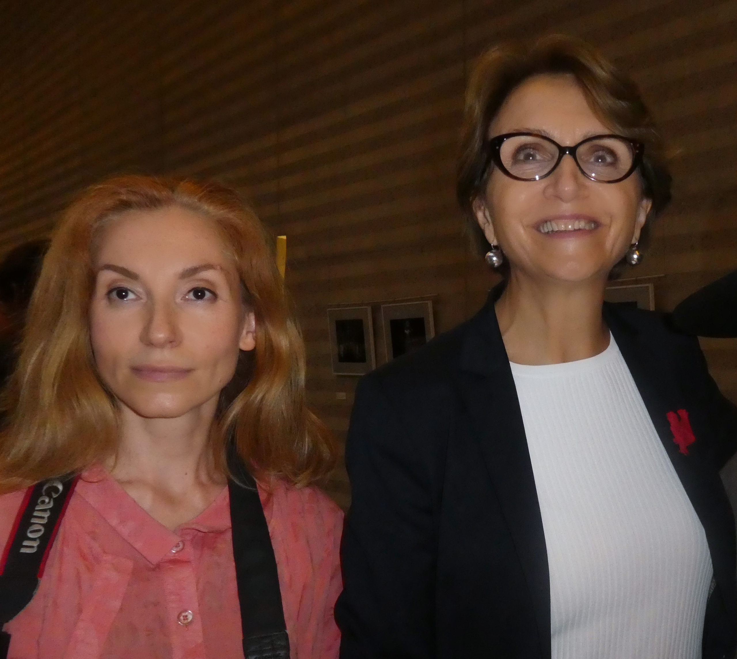 BIO, CRITIQUE ET CONTACT. Natalia Bogdanovska. Films et photographie corporate en France