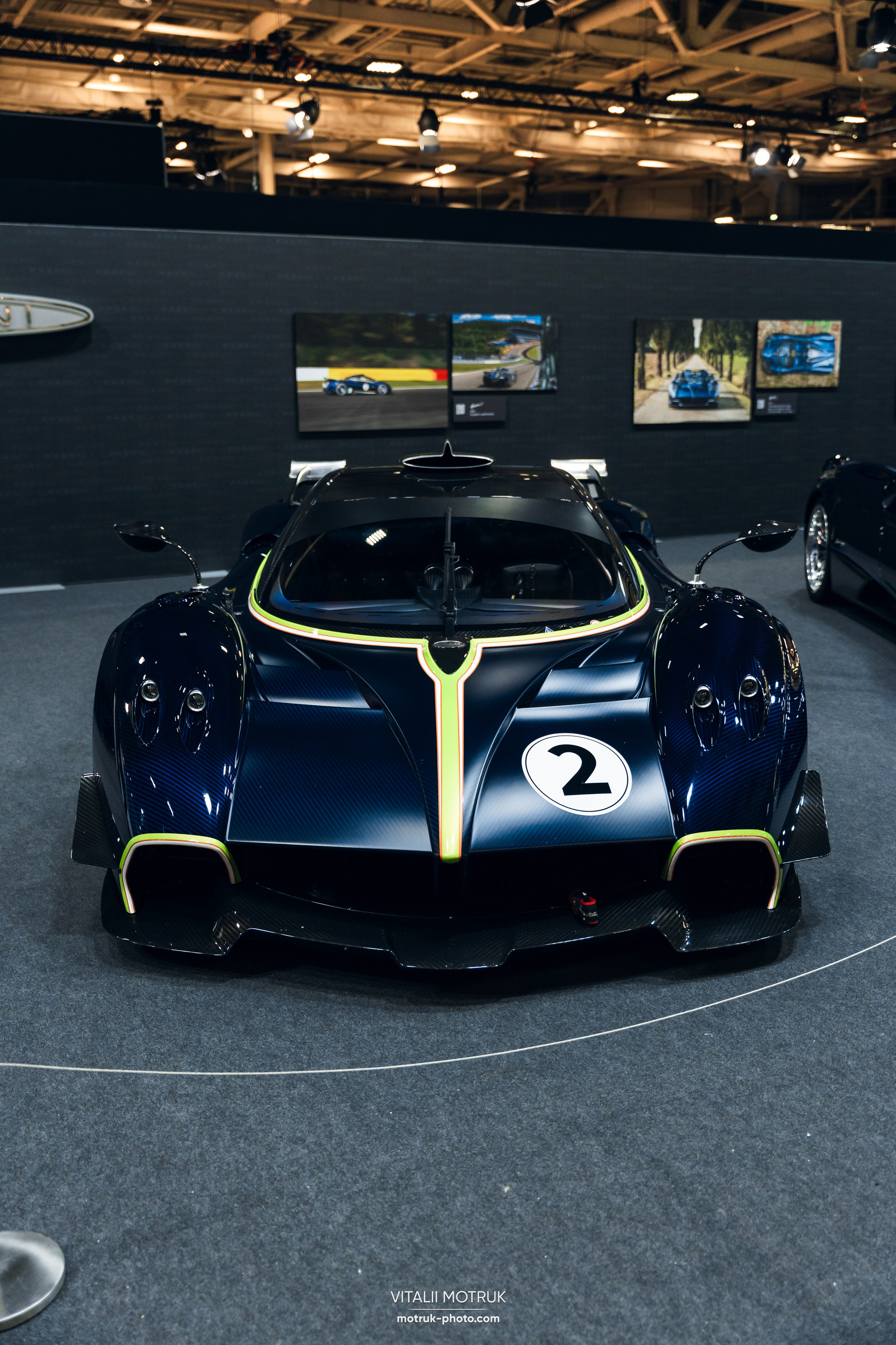 Retromobile 2026. Photographe de voitures à Paris — Vitalii Motruk