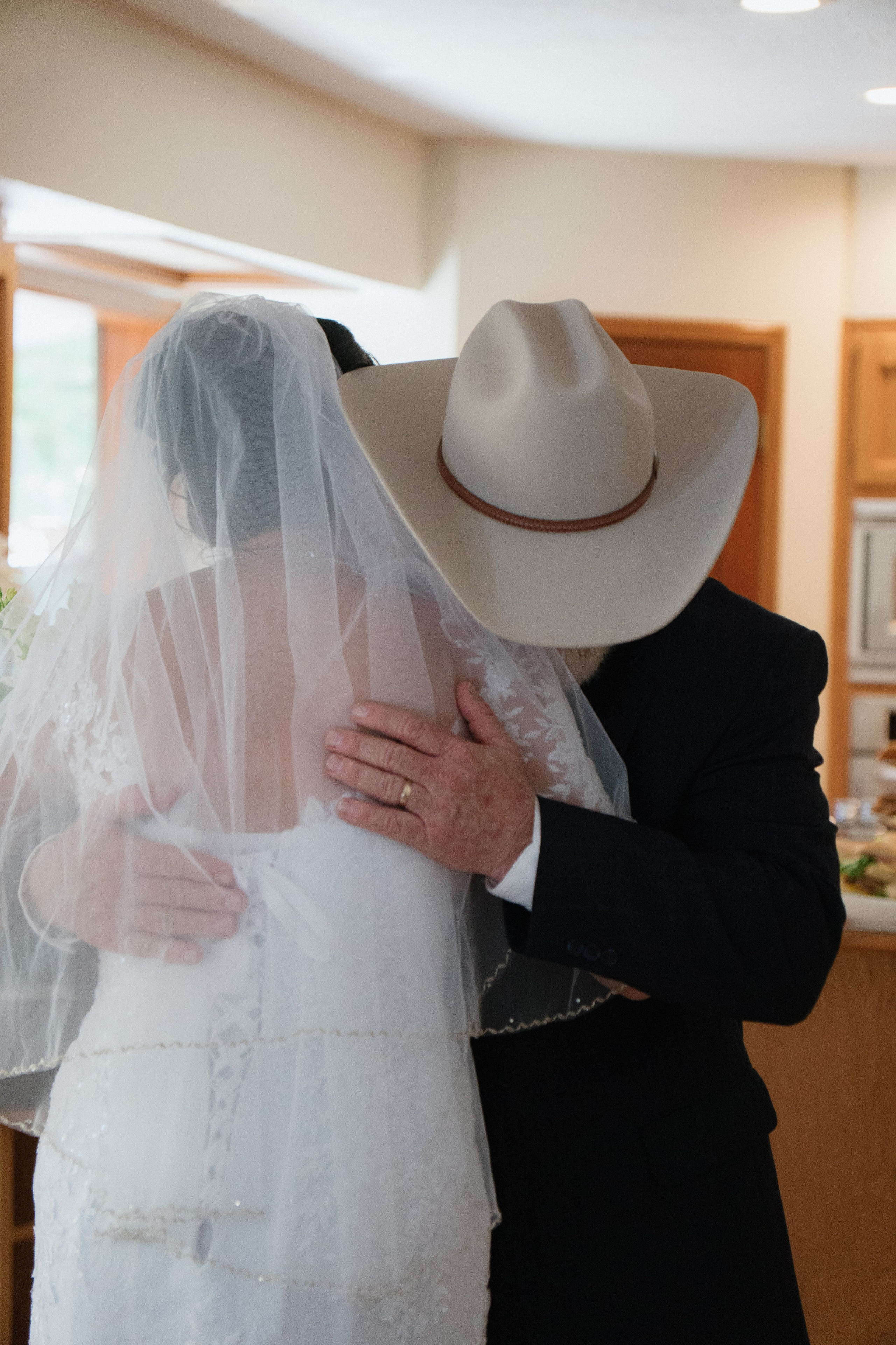 Arianna and Cristopher | Intimate Wedding. Photographer in Washington Sophia D