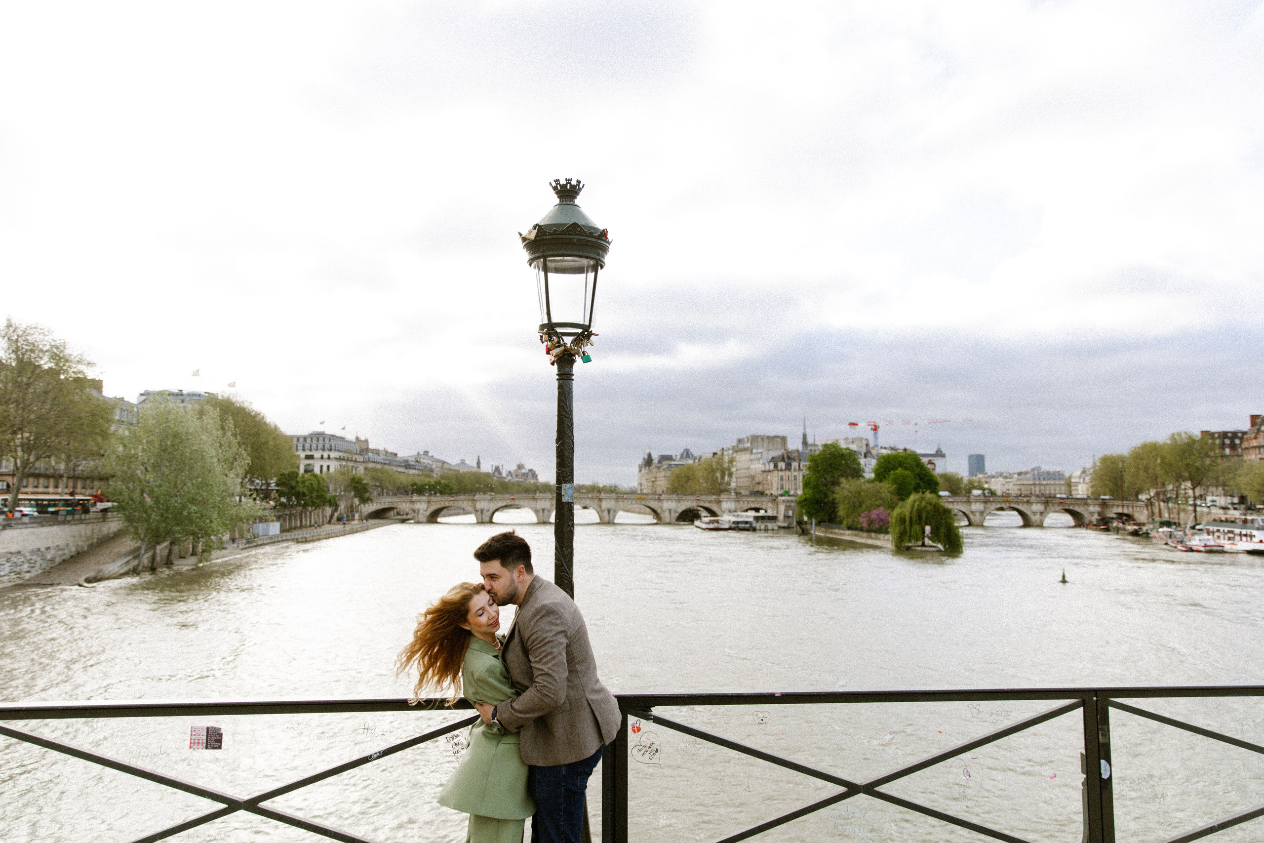 Couple Photo Walk in Paris — Romantic Lifestyle Photography. Paris Wedding Photographer
