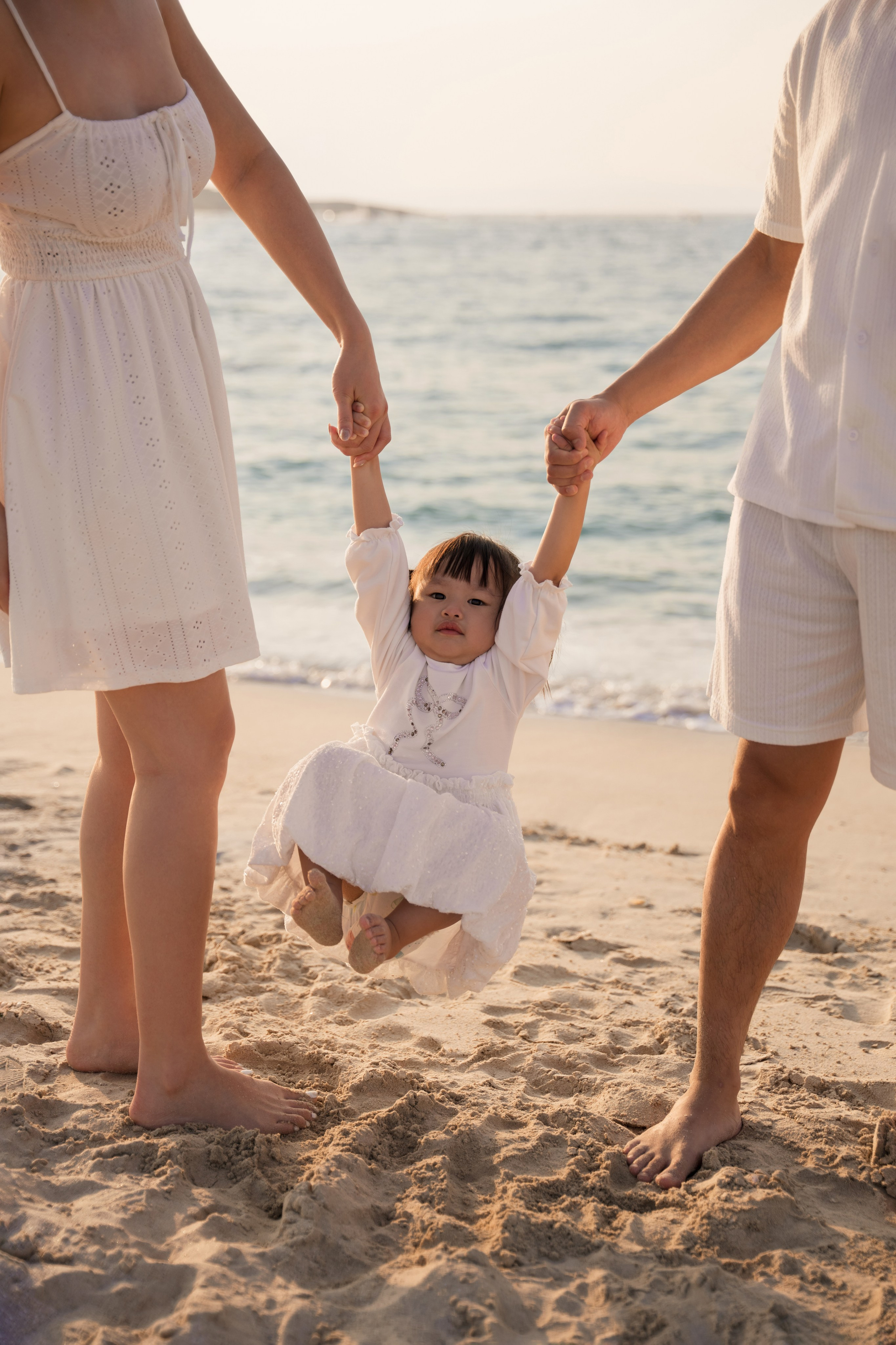 Sea breeze and giggles. Angela Iakovleva — Family Photographer in Dubai