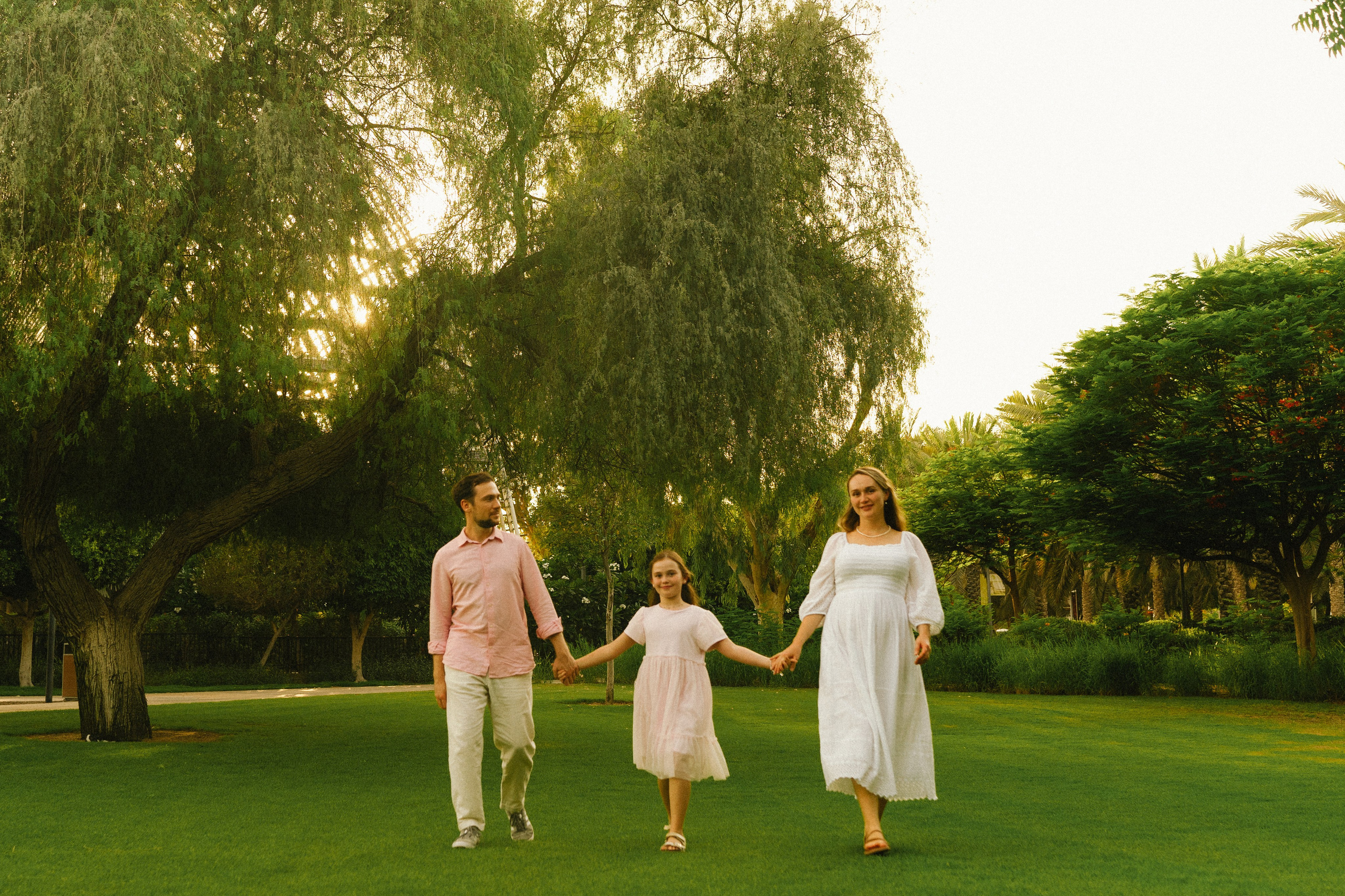 Abu Dhabi family photographer. Professional Photographer Abu Dhabi, Dubai — Yulia Ismoilova | 2025